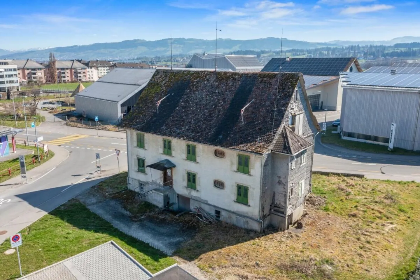 Bâtiment classé avec de nombreuses options ! - Photo 1 sur 4