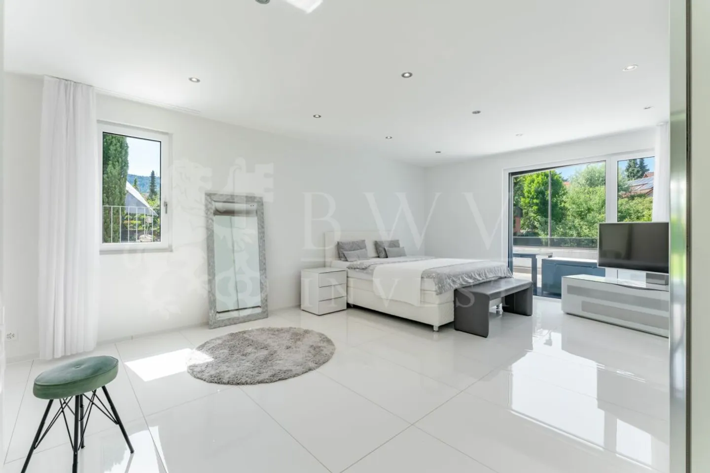 Modern Design House with Pool | 310 m² Living Space | Lots of Privacy - Photo 10 of 13