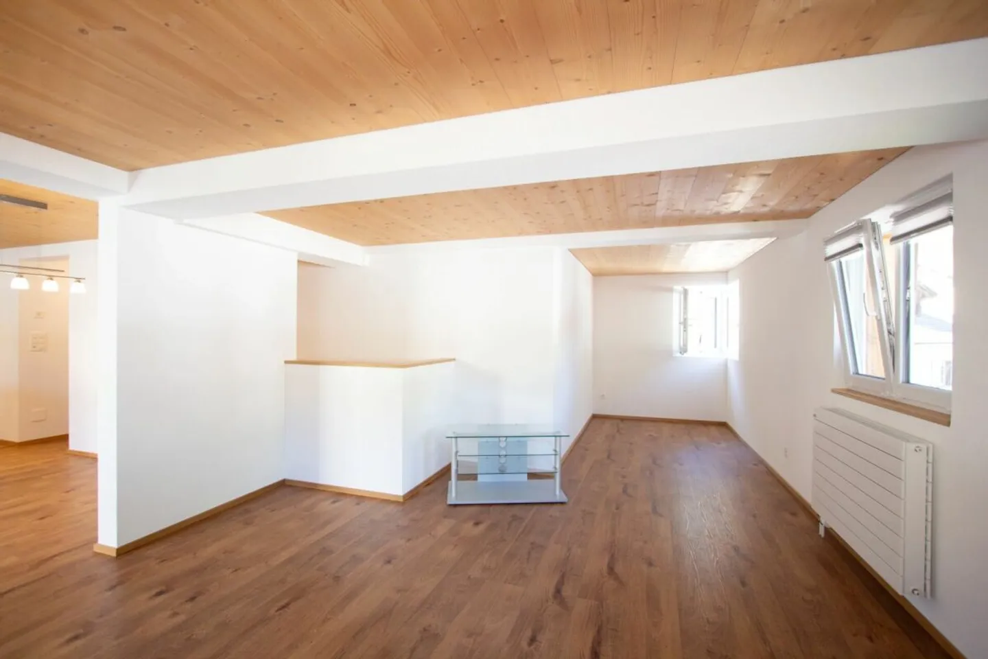 Grosszügige 3.5 Zimmerwohnung mit schönem Sitzplatz - Photo 2 sur 12