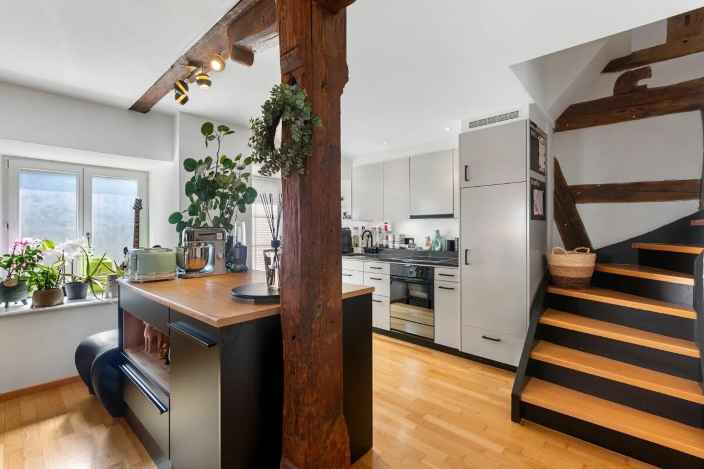 Charming 7½-Room Townhouse with Separate Garden - Photo 2 of 13