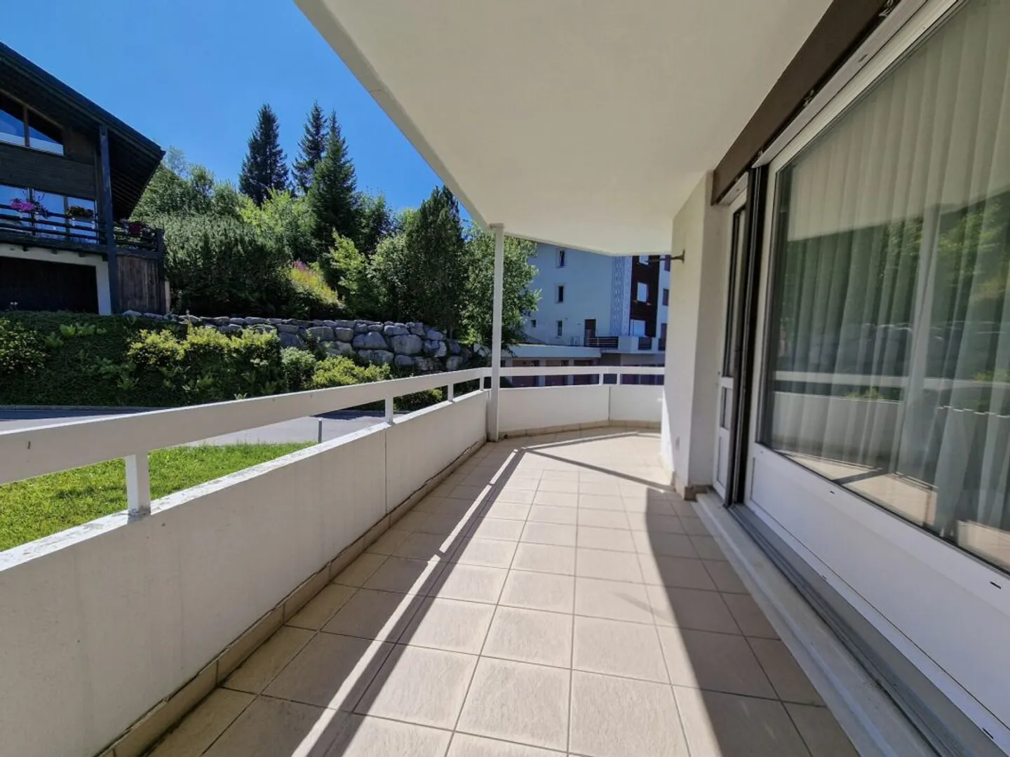 Sonnige 3.5-Zimmer Ferienwohnung - Einzigartige Aussicht, erstklassige Lage - Photo 8 of 13