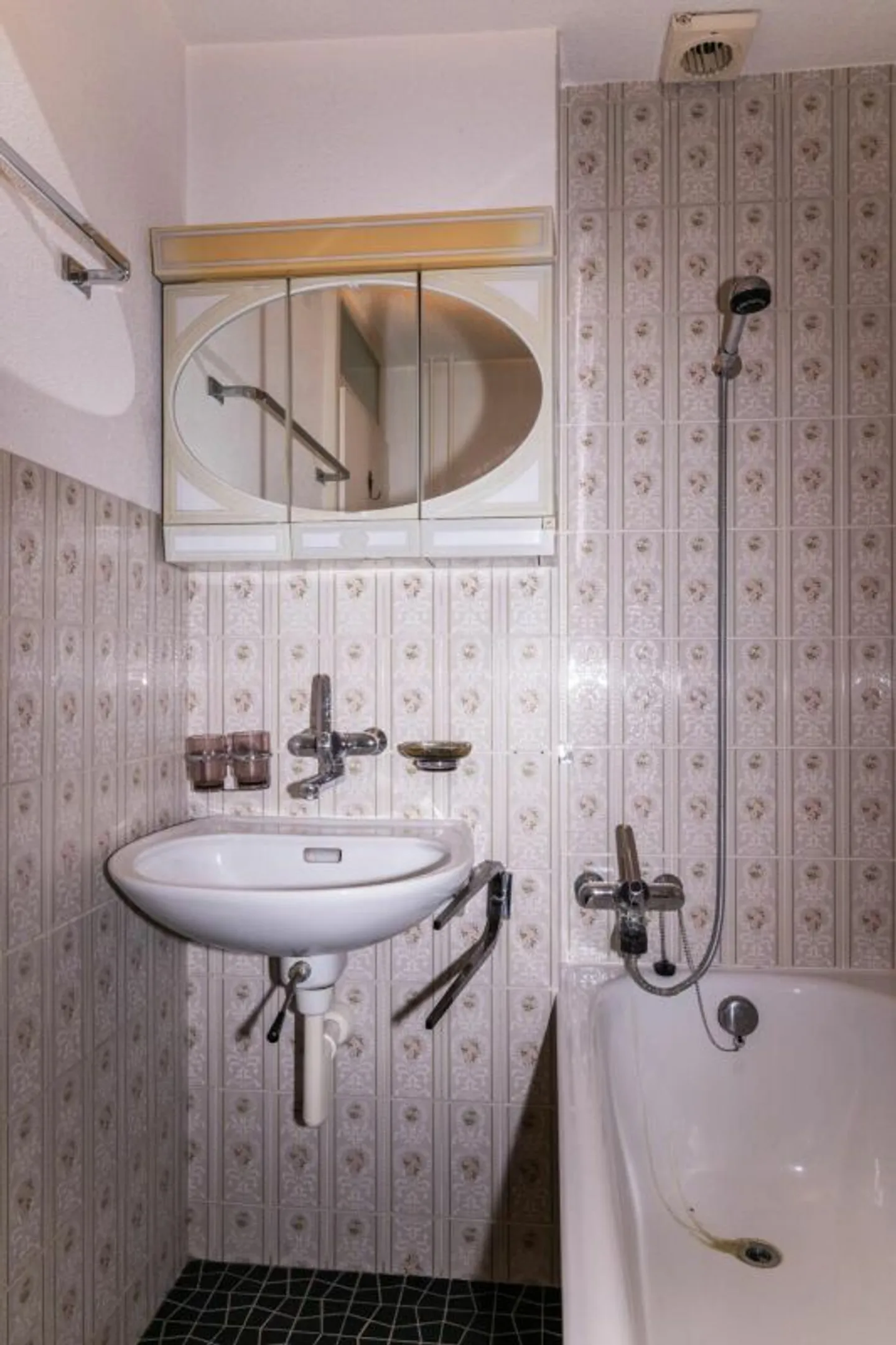 Detached single-family house with panoramic views and great potential - Photo 6 of 11