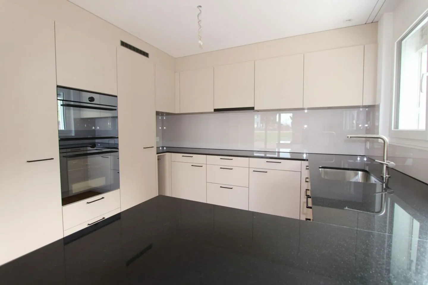 Familienfreundliches 5.5-Zimmer Einfamilienhaus - Foto 5 di 12