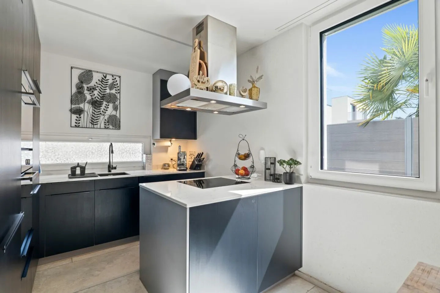 Newly built corner townhouse in a central location - Photo 7 of 13