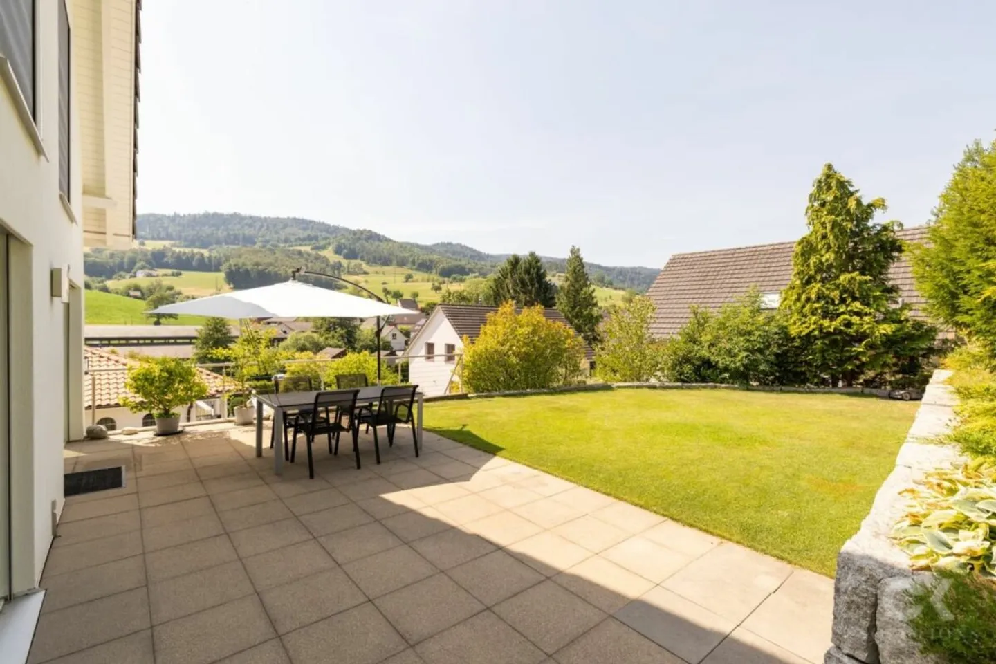 Family Paradise with Beautiful Garden and Far-Reaching Views - Photo 3 of 13