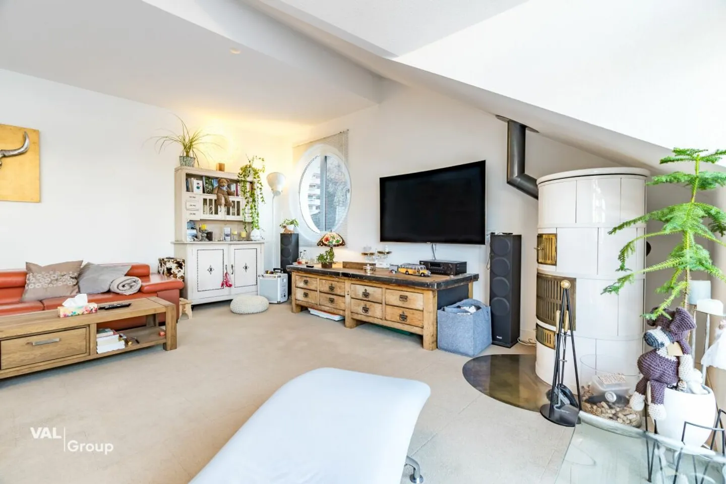 Exclusive 4.5-room penthouse apartment with lift directly into the apartment and large panoramic terrace in Visp - Photo 7 of 13