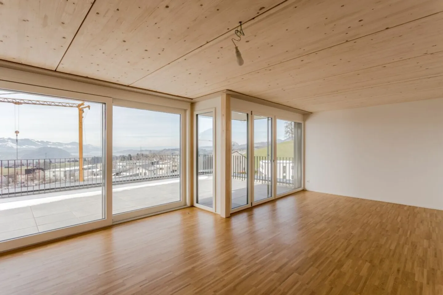 Beautiful 5.5-room penthouse apartment - Photo 2 of 13