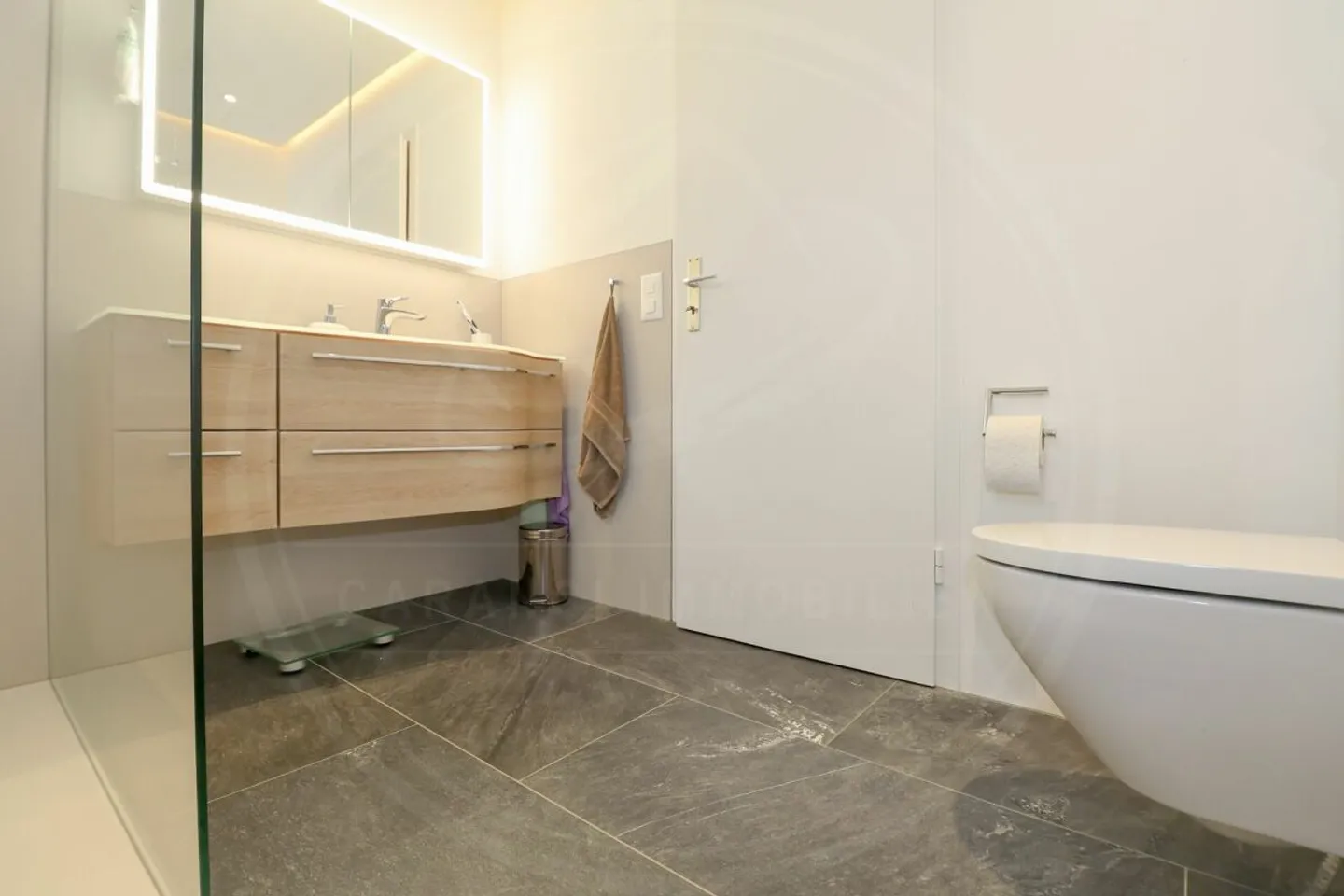 Familienfreundliches Doppelhaus - Foto 5 von 13