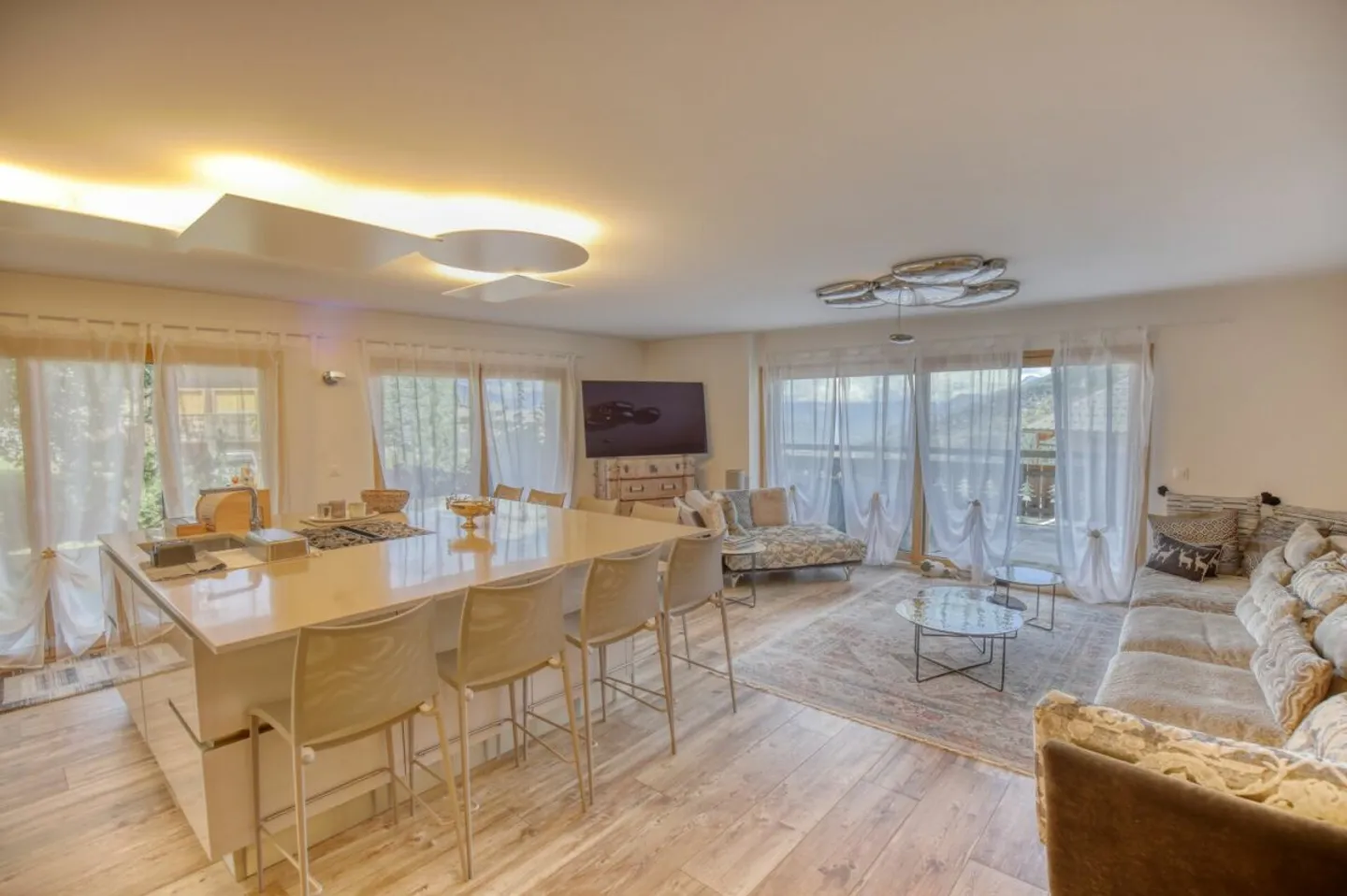 Luxury 4.5-room apartment in very good condition for sale in Haute-Nendaz. - Photo 1 of 13