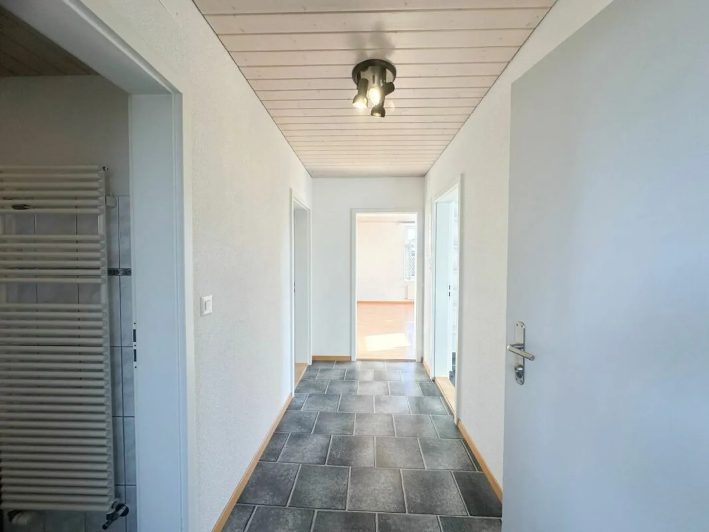 Appartement rénové avec charme cherche nouveaux locataires ! - Photo 6 sur 9
