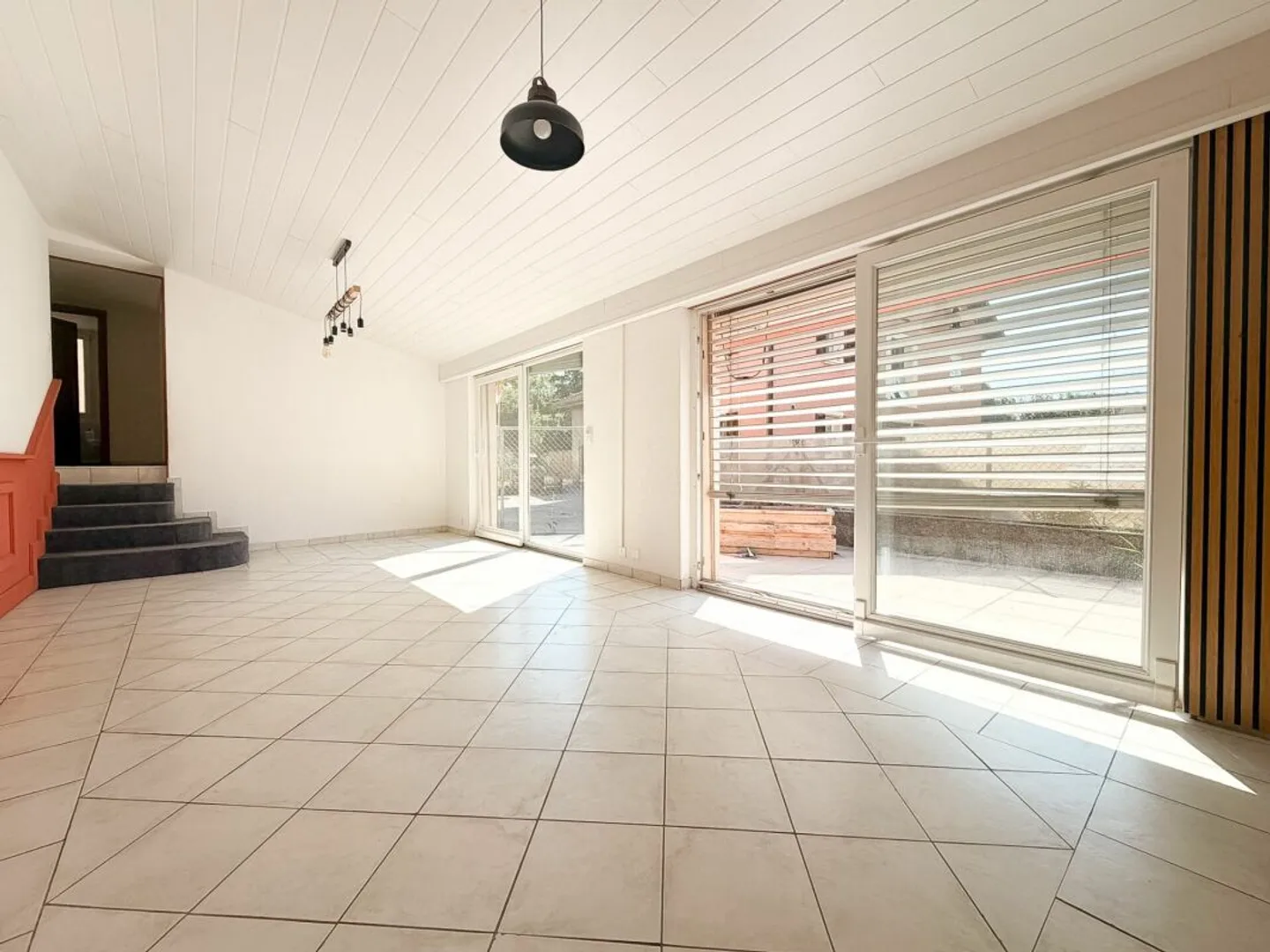 À louer : Maison de village contigu de 6.5 pièces - Photo 2 of 13