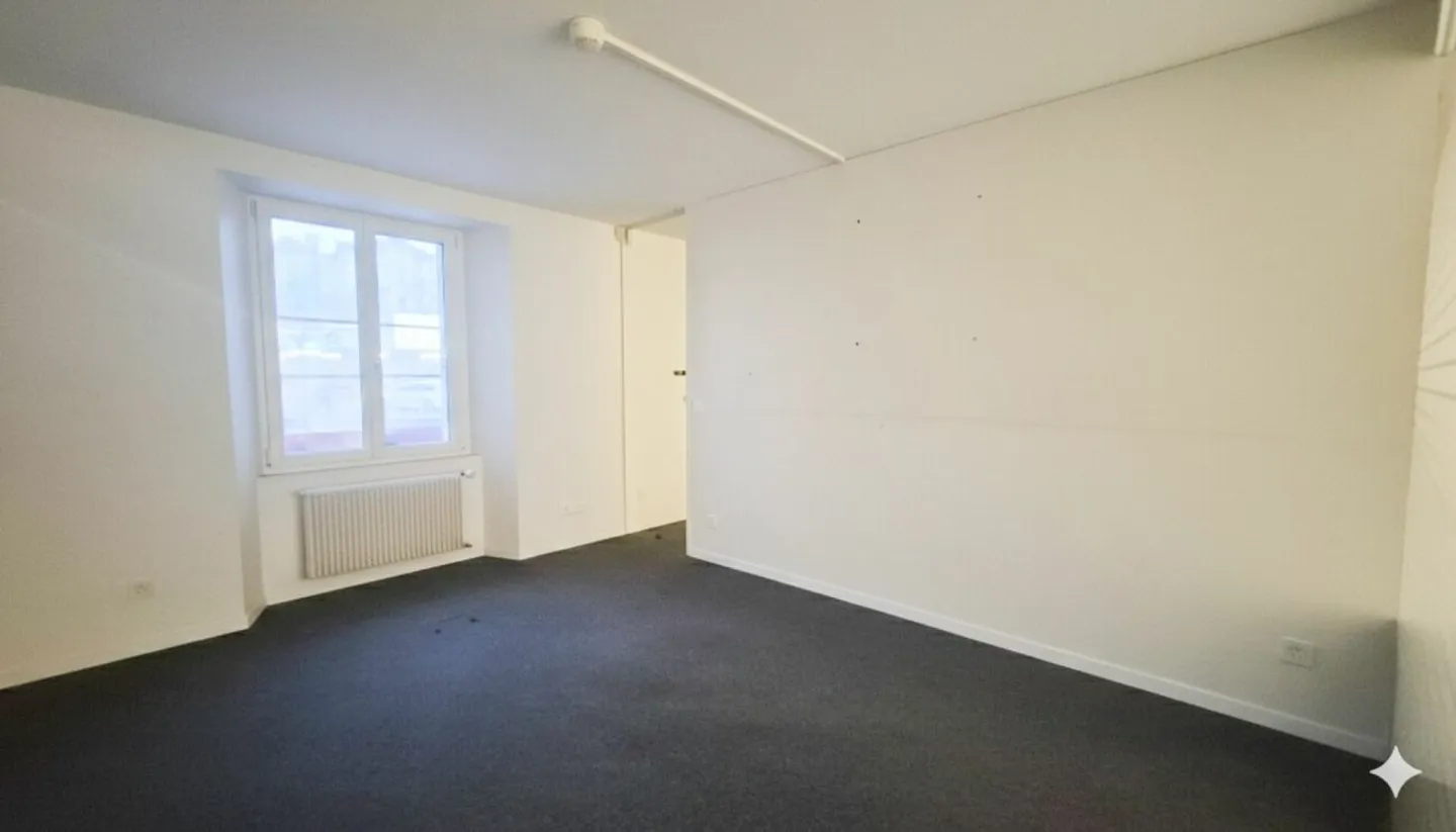 Commercial space ideally located - Photo 6 of 6