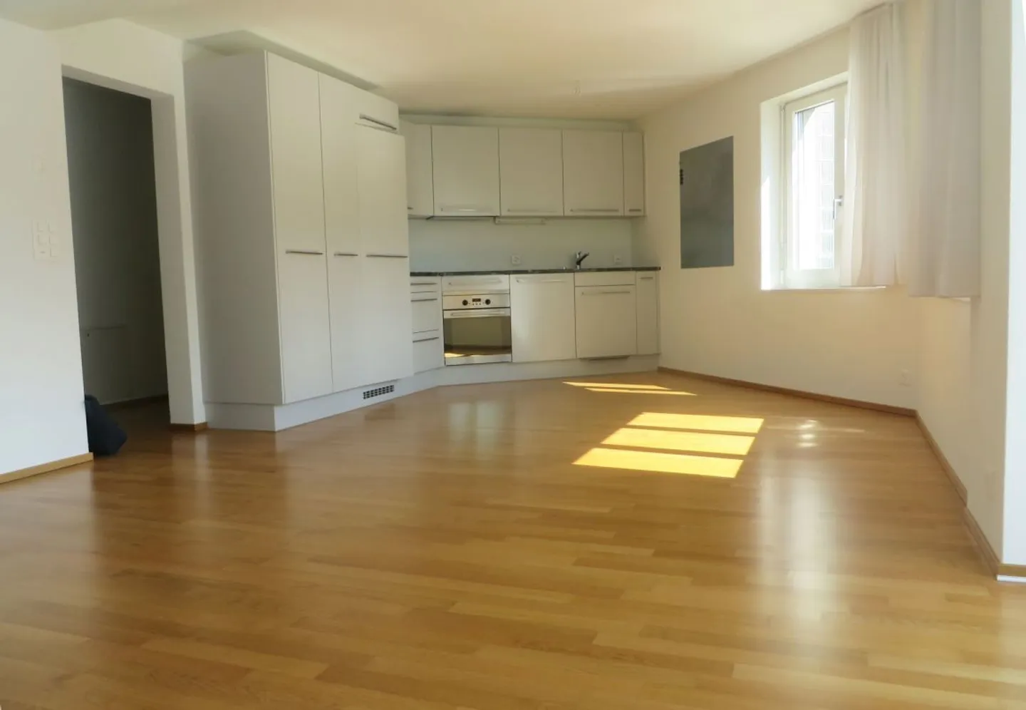 Appartement lumineux avec jardin d'hiver - Photo 3 sur 9