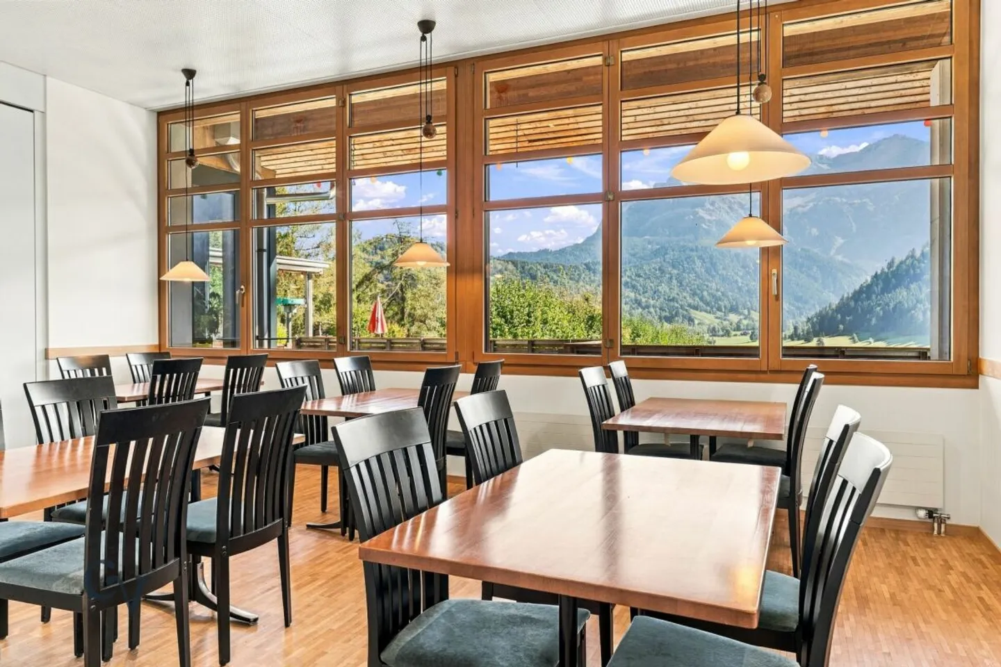 Traditional Eigenthalerhof - Excursion restaurant at the foot of Pilatus for lease - Photo 2 of 13