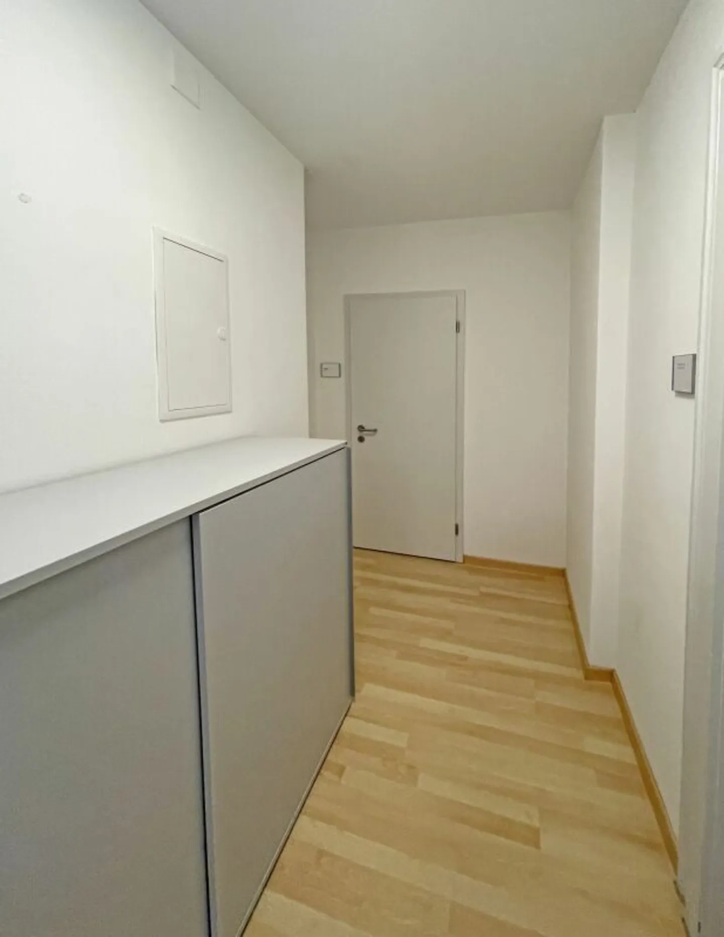 Espace de bureau spacieux à louer - Photo 8 sur 13