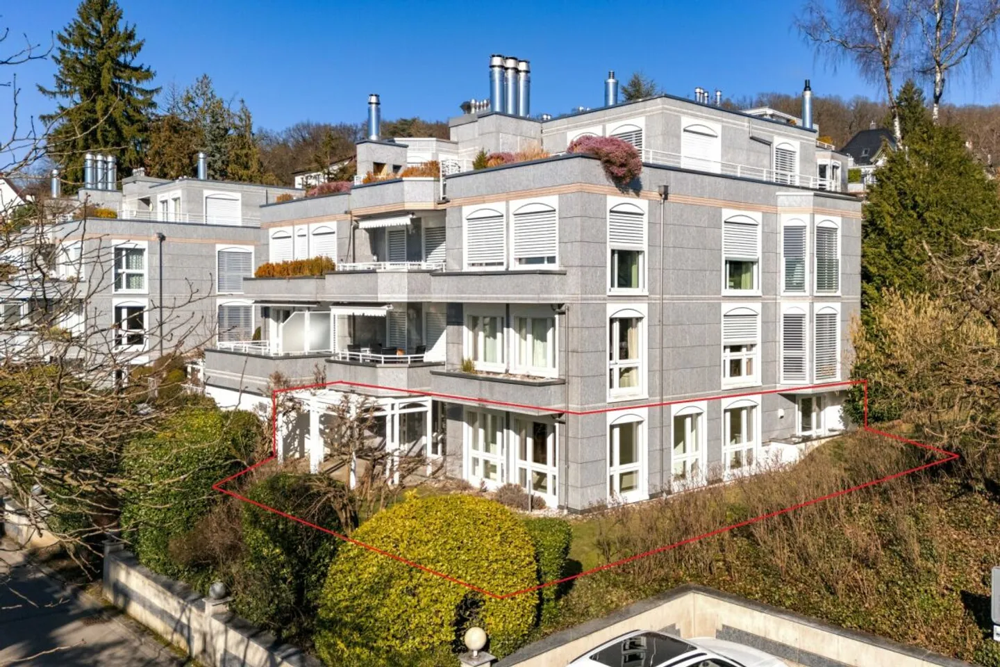 Living in a Desirable Location in Zurich - Photo 1 of 13