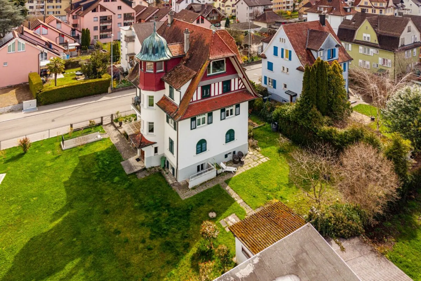 Bâtiment résidentiel historique (ENTIÈREMENT LOUE) avec 4 appartements (en propriété par étage) & 5 places de parking souterrain externes - Photo 5 sur 7