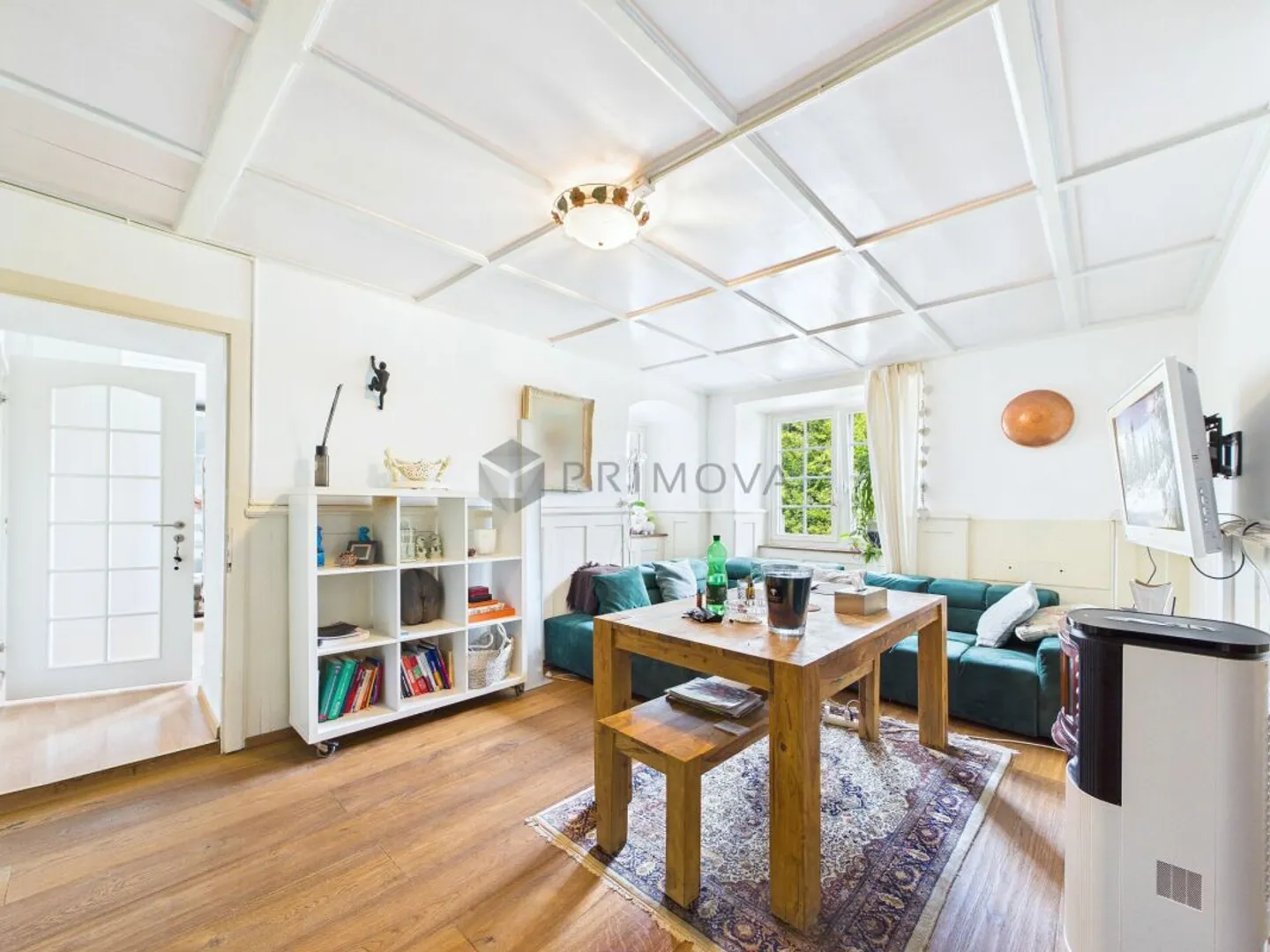 Stylish 6.5 Room Apartment with Character by Lake Zurich - Photo 3 of 13