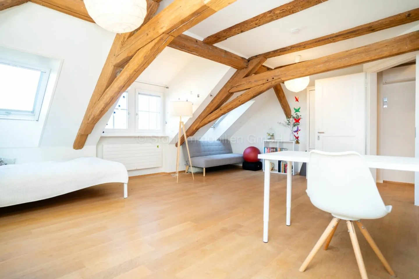Charmante 4.5 Zimmer Triplexwohnung an einmaliger Lage - Photo 7 sur 13