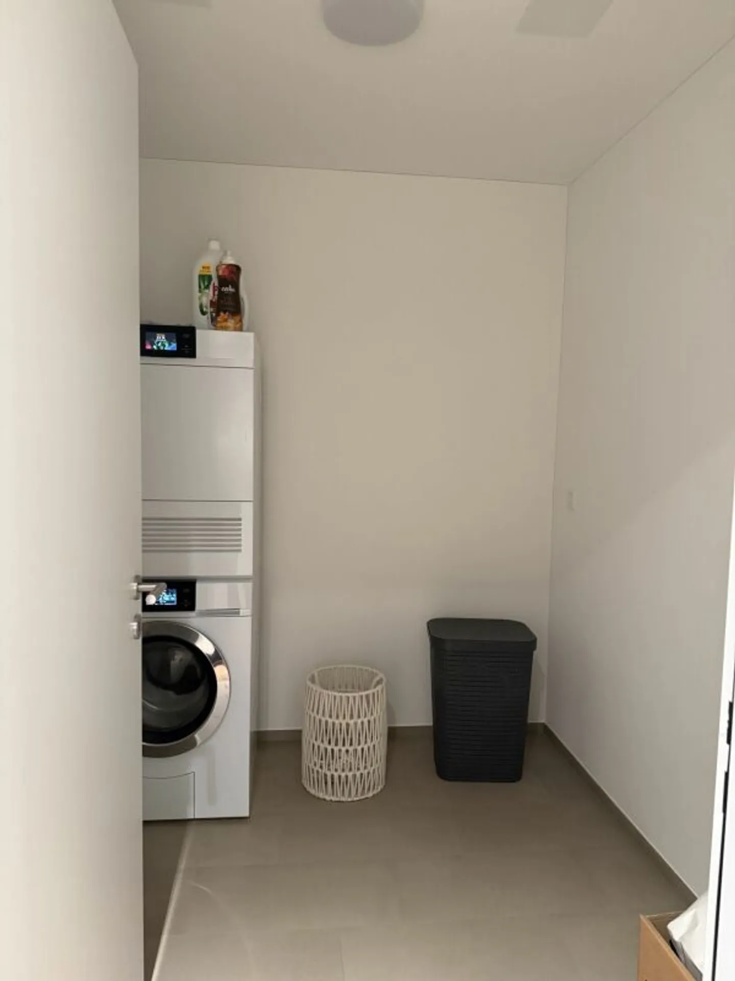 Appartement moderne de 4,5 pièces avec balcon et équipements de qualité - Recherche d'un nouveau locataire - Photo 4 sur 7