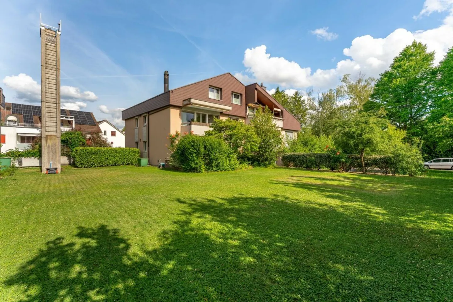 Ideal für Erstkäufer, junge Paare oder Familien, die eine solide Eigentumswohnung suchen und nicht sofort renovieren möchten. - Photo 1 of 10