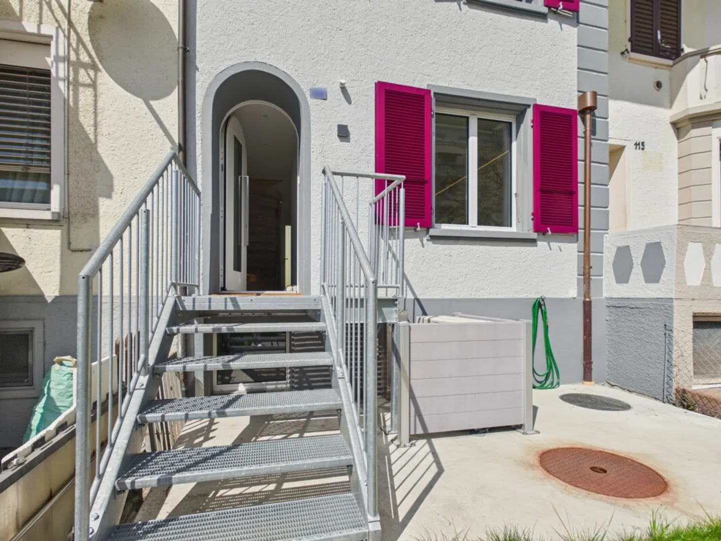 Modernes Townhouse - stilvoll saniertes Reihenhaus in Olten - Photo 3 of 13