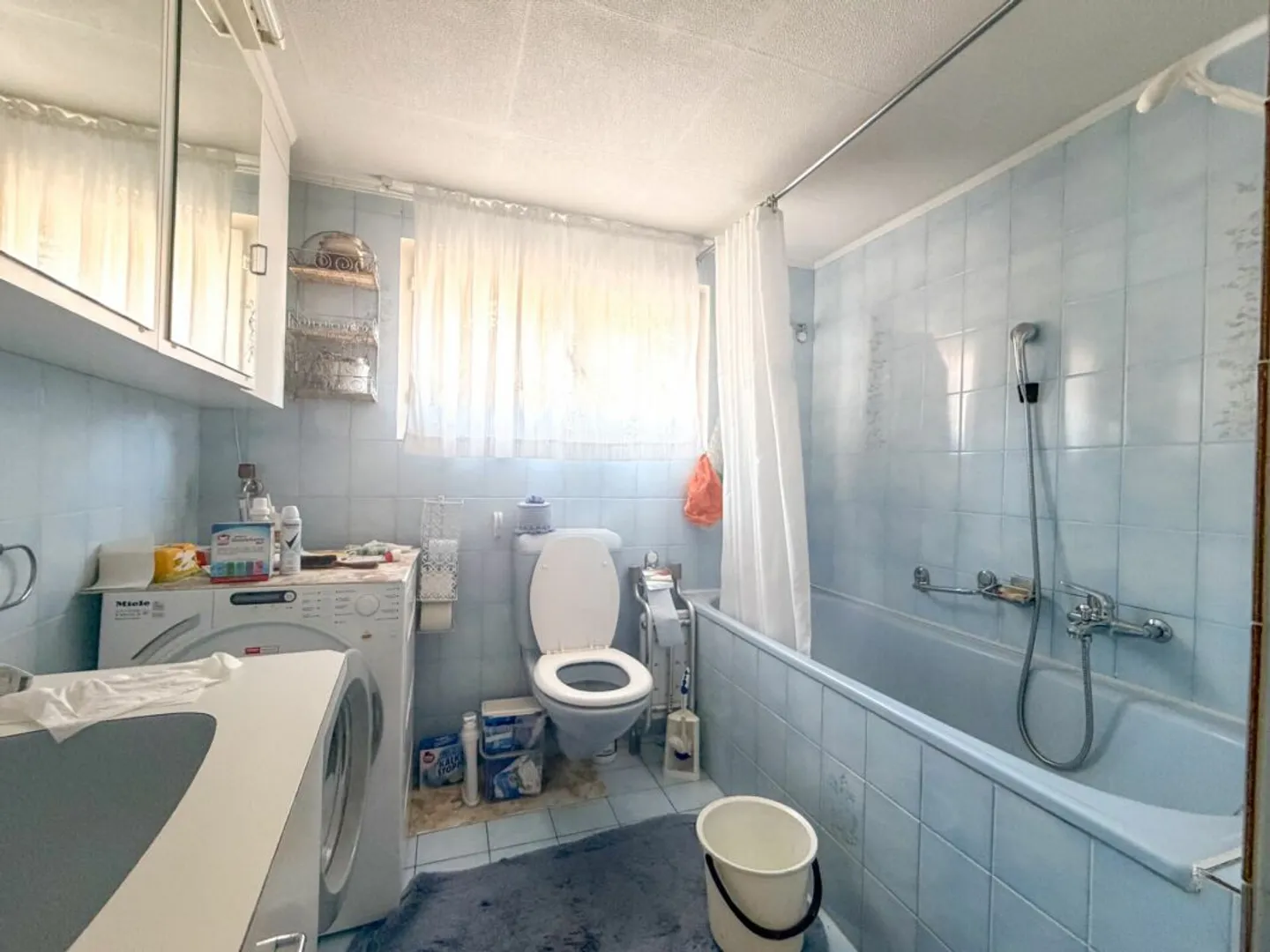 Multi-apartment village house in the center of Chippis - Photo 10 of 13