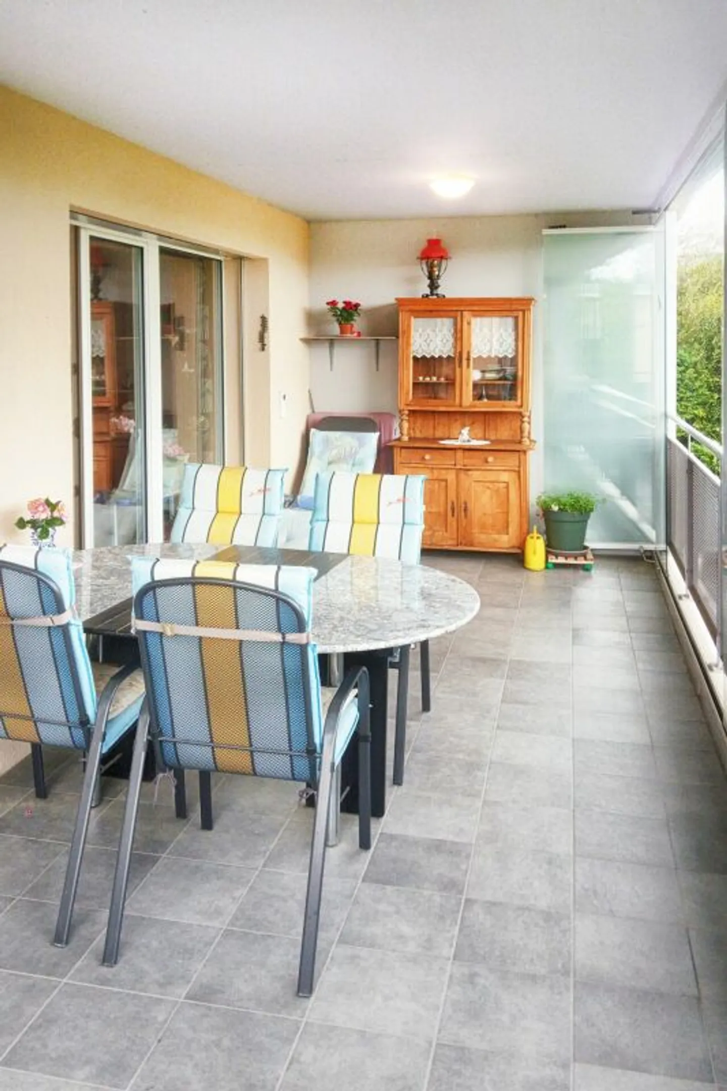 Helle 4.5-Zimmer-Wohnung mit Balkon - Foto 5 von 10