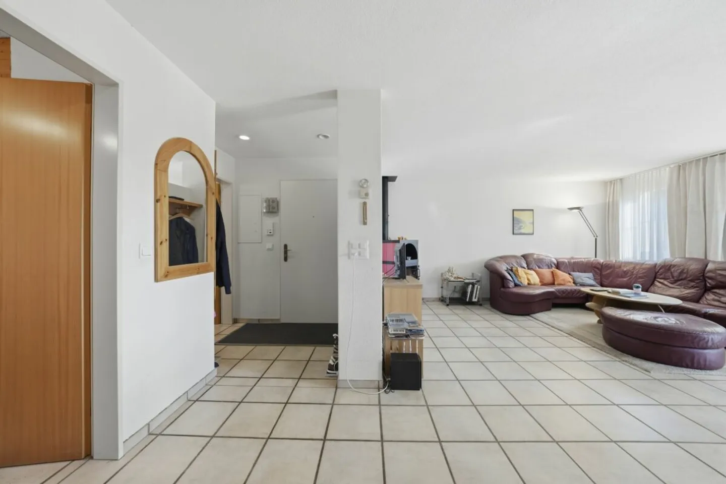 Arrive and feel good - 5.5-room garden apartment with sunny seating area and charm - Photo 2 of 13