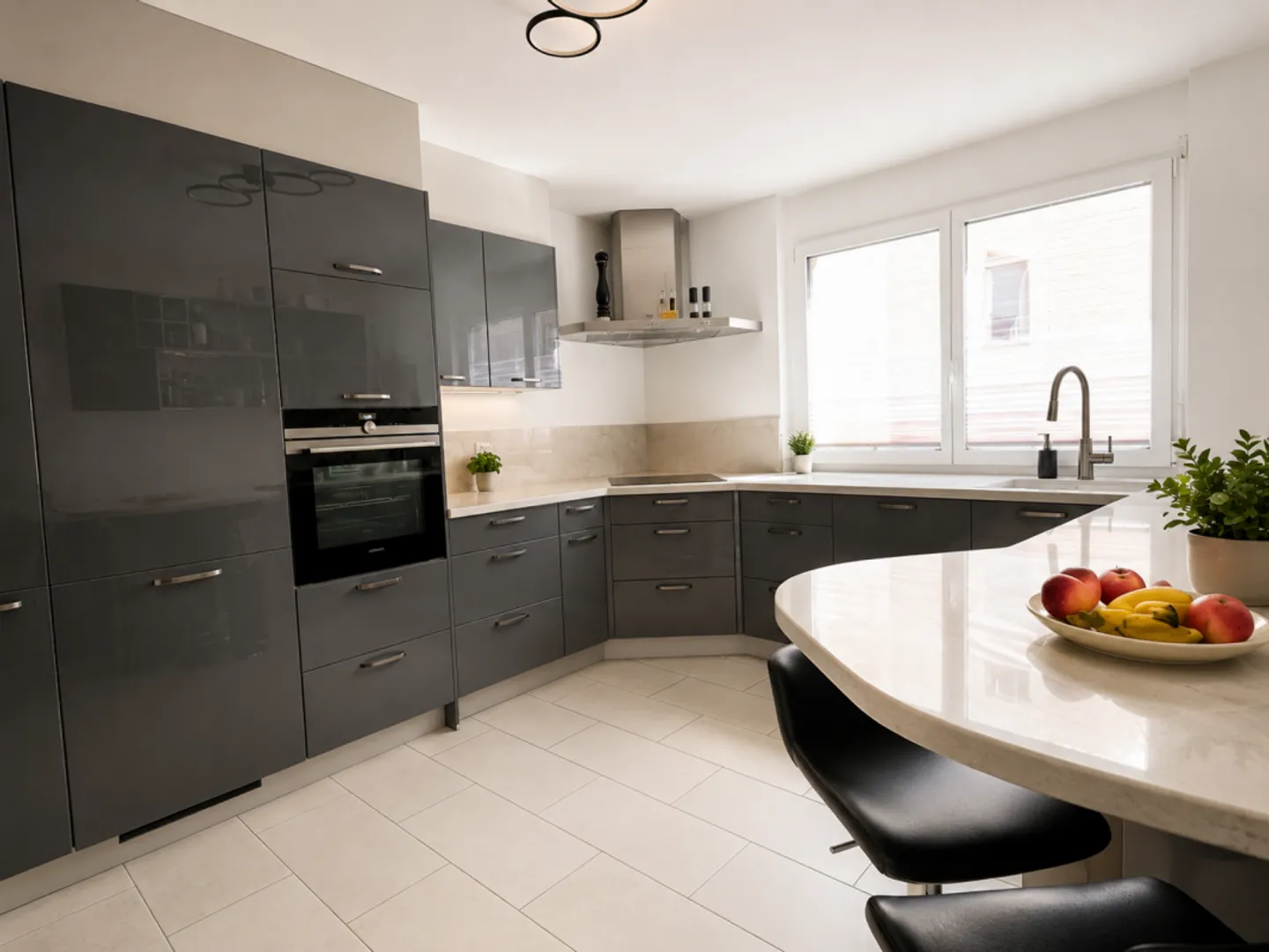 Exclusive Living Experience: Urban Maisonette with Private Wellness Oasis and View. - Photo 3 of 12