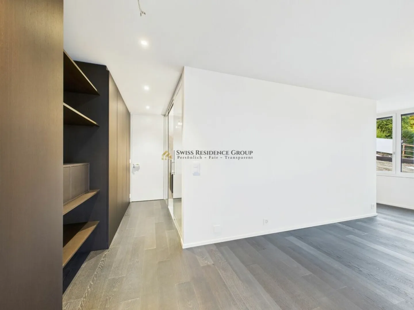 Vivere privilegiato sul lago di Zurigo con: residenza di 5,5 stanze con piscina privata, giardino, vista sul lago e sulle montagne - Foto 10 di 13