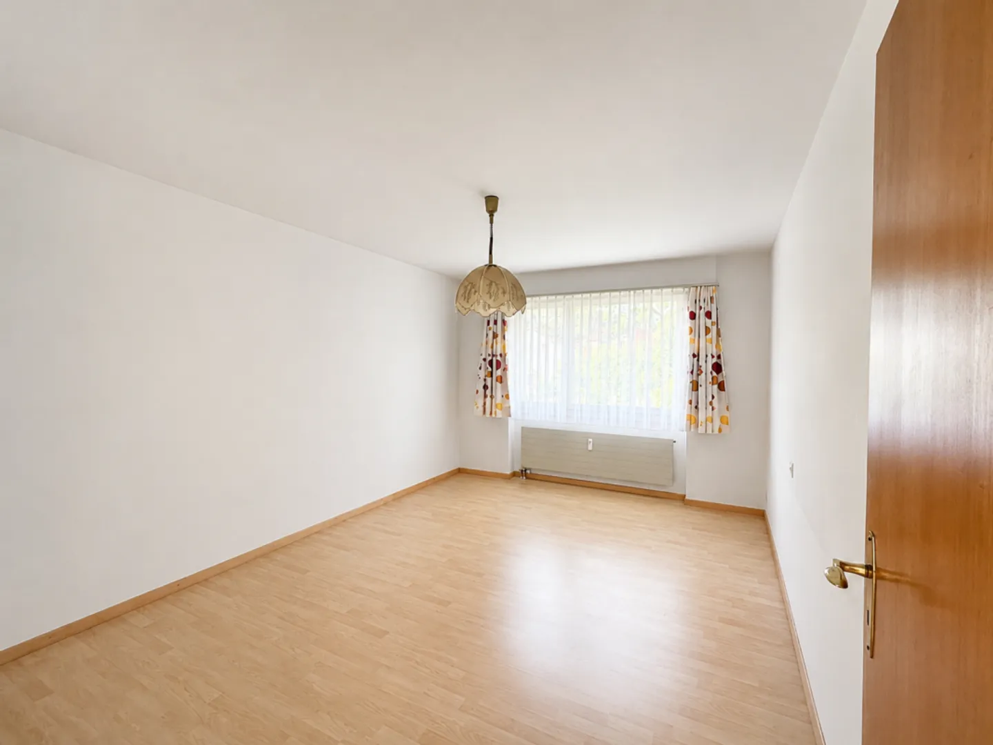 Space for Your Ideas: Bright 3.5-Room Corner Apartment in Oberdorf BL - Photo 8 of 13