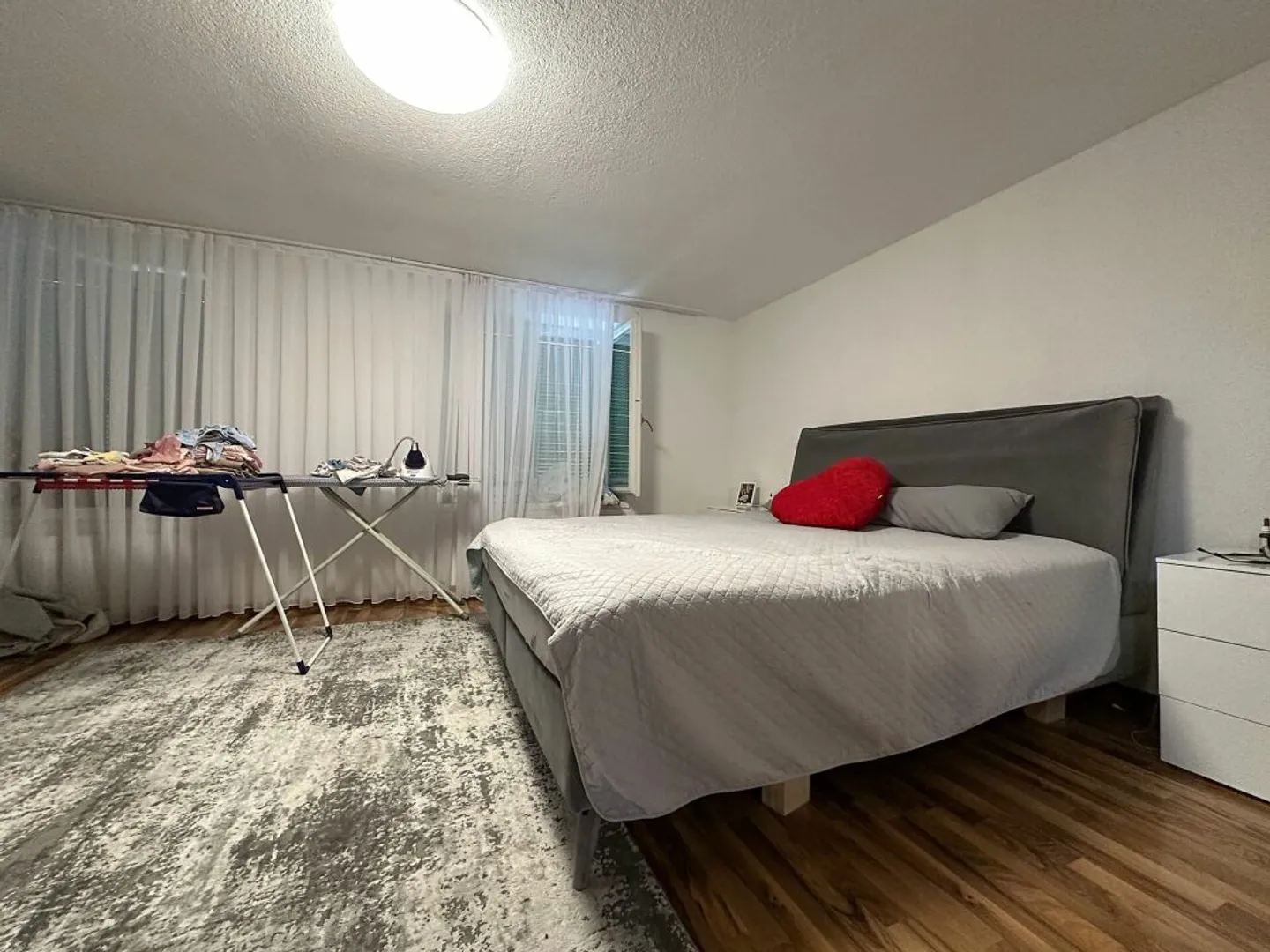 Maison de ville de 5,5 pièces avec appartement de 1,5 pièce - Photo 4 sur 13