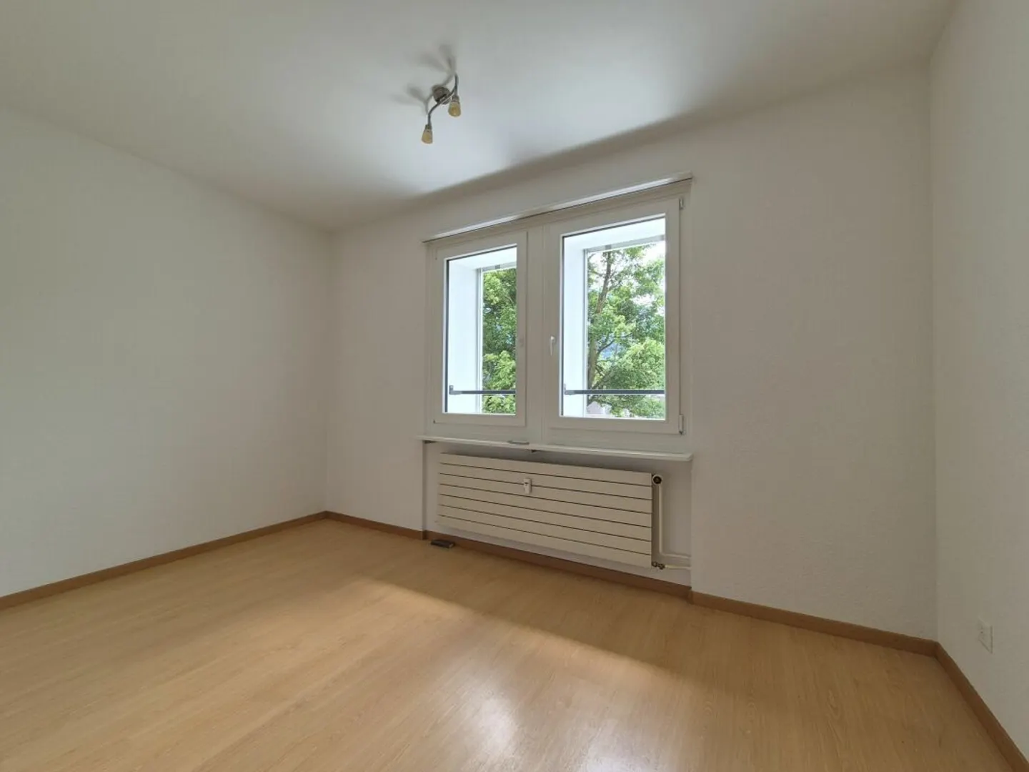 preiswerte und teilsanierte 2.5-Zimmerwohnung - Photo 1 sur 6