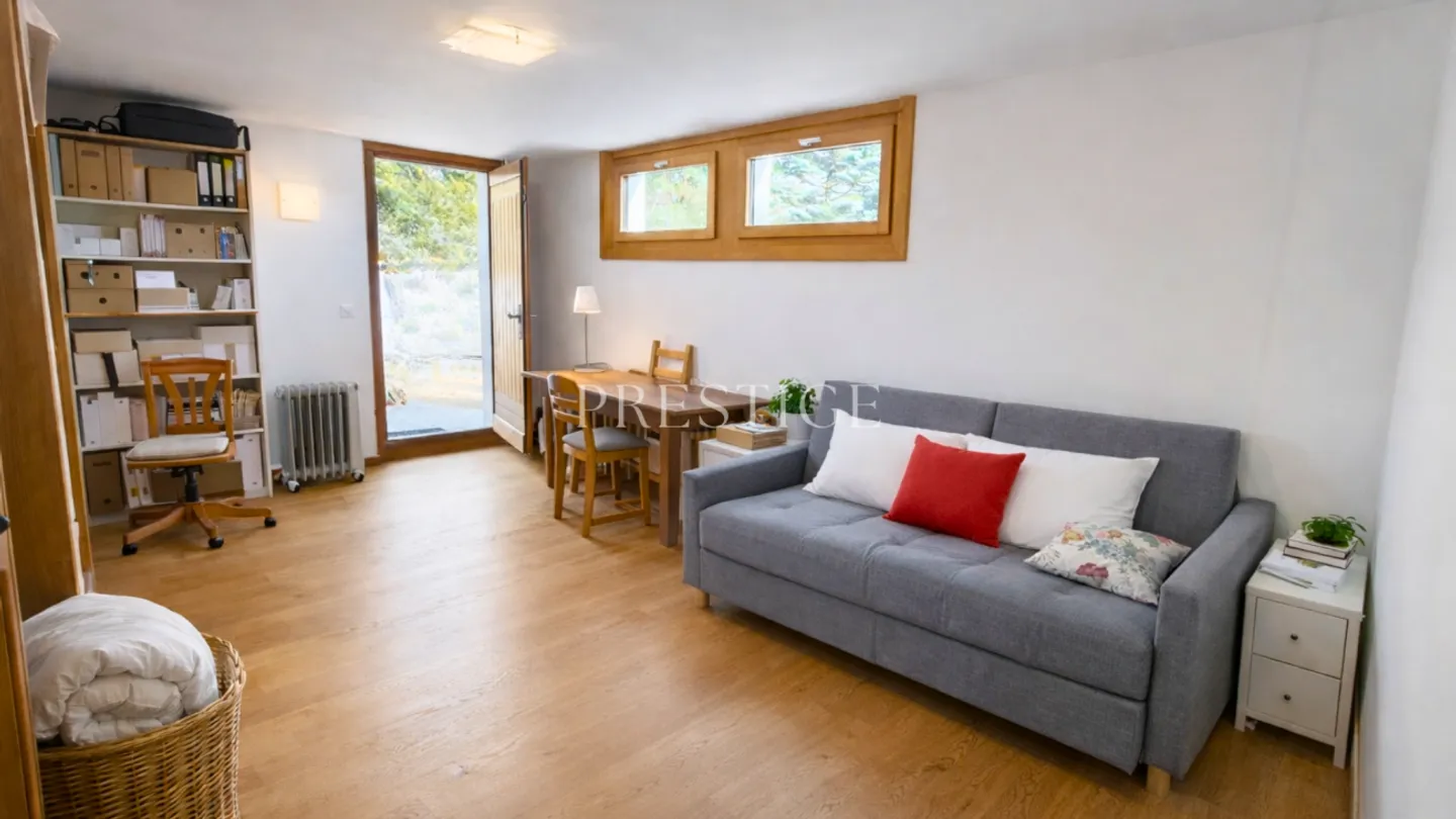 Panoramic Chalet in Montana for Year-Round Rent - Breathtaking View of the Alps - Photo 9 of 13