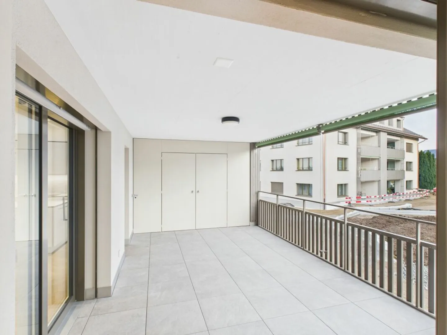 Modern and bright with high-quality finishing standards - Photo 12 of 13