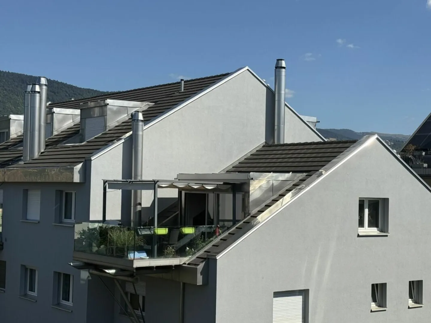 Dachgeschoss-Duplexwohnung mit 5,5 Zimmern in einer grünen Umgebung - Foto 1 von 13