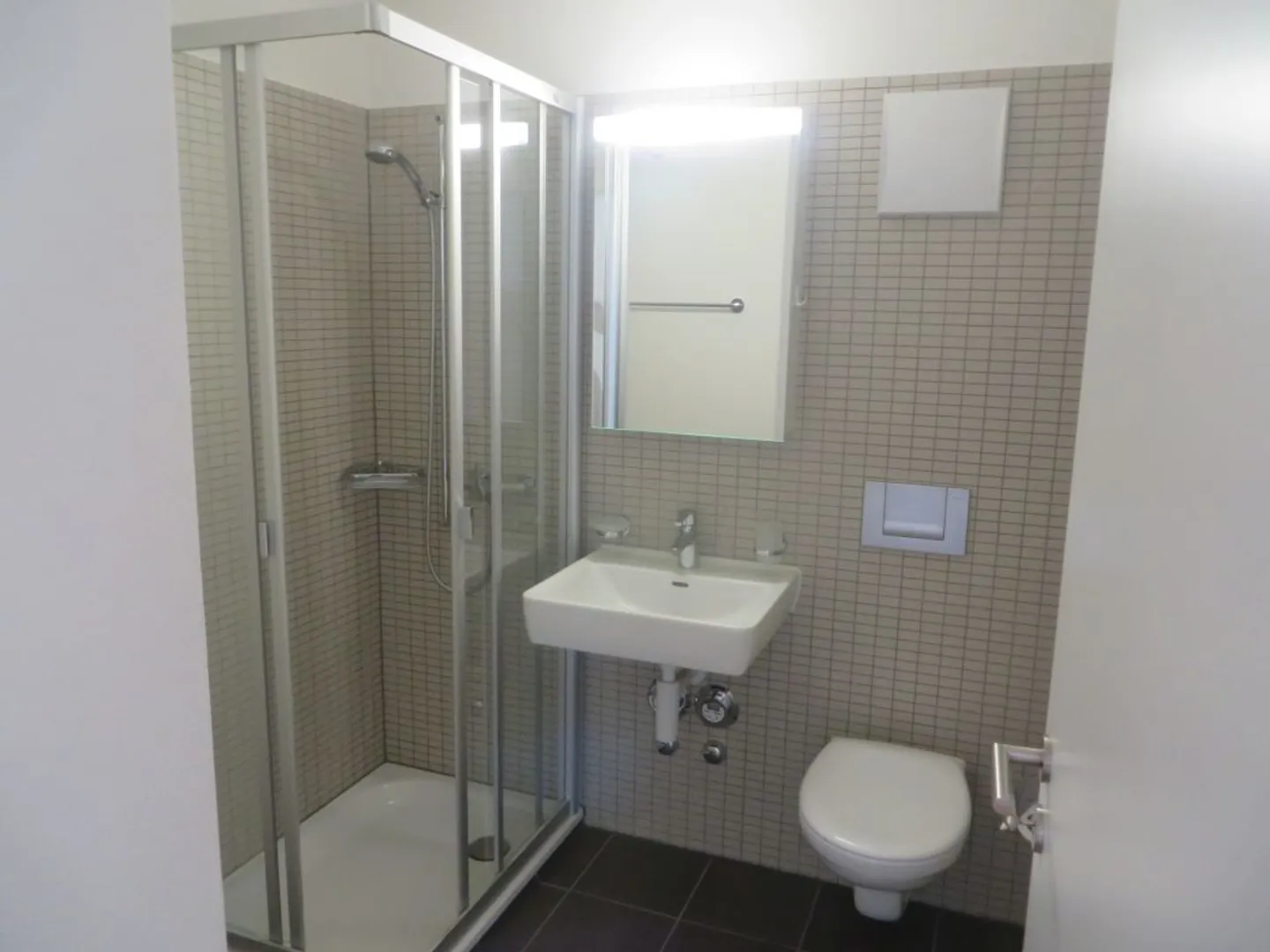 Appartement lumineux avec jardin d'hiver - Photo 8 sur 9