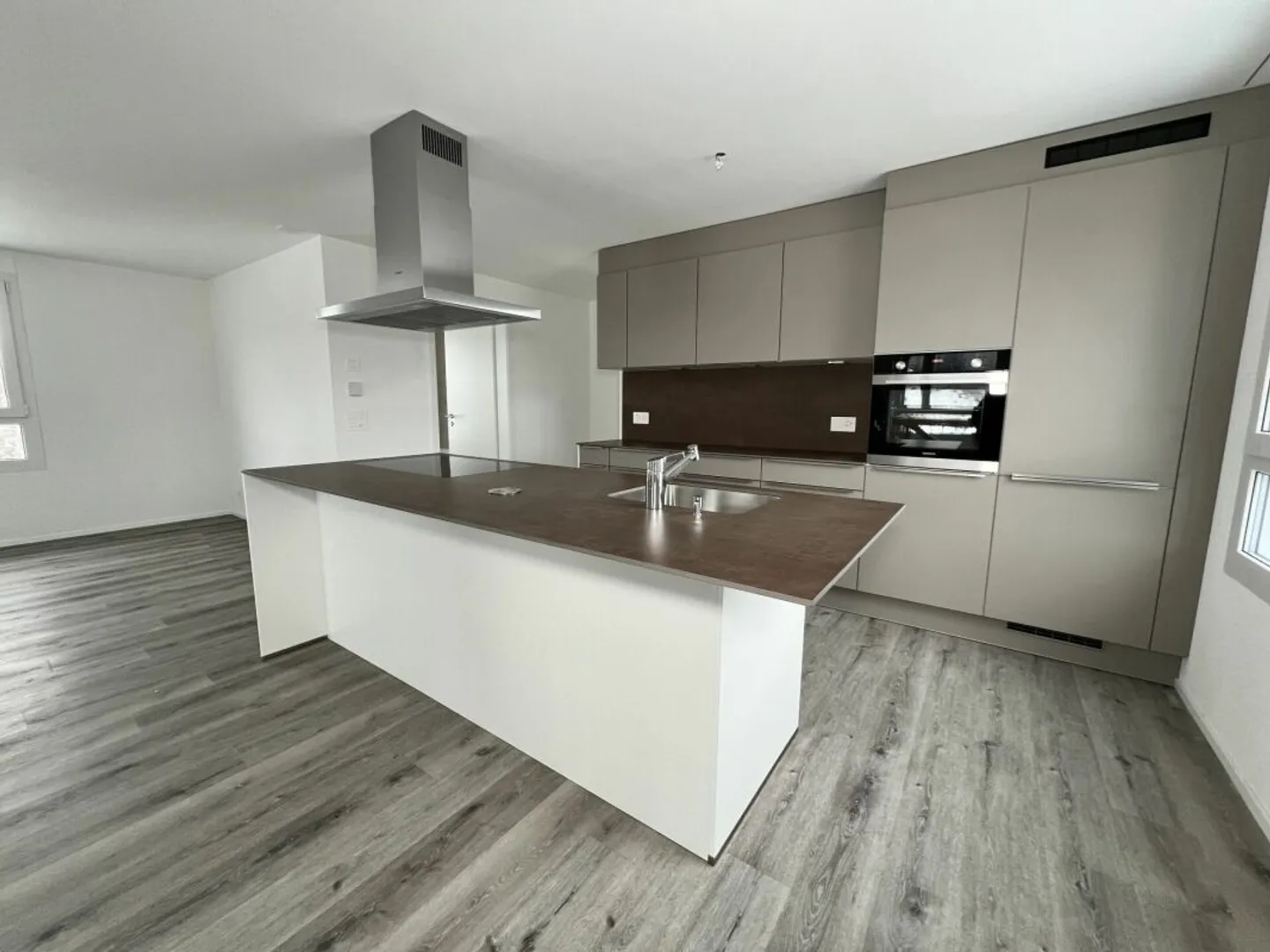 Superb new 4.5-room apartment - Photo 1 of 11