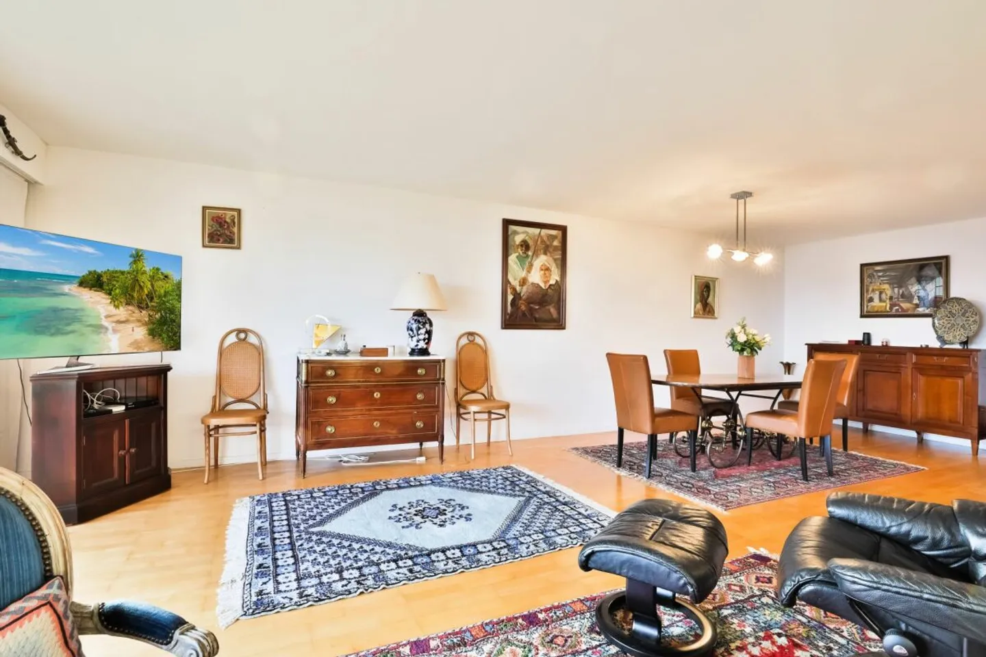 Appartement au bord du lac - Photo 4 sur 13