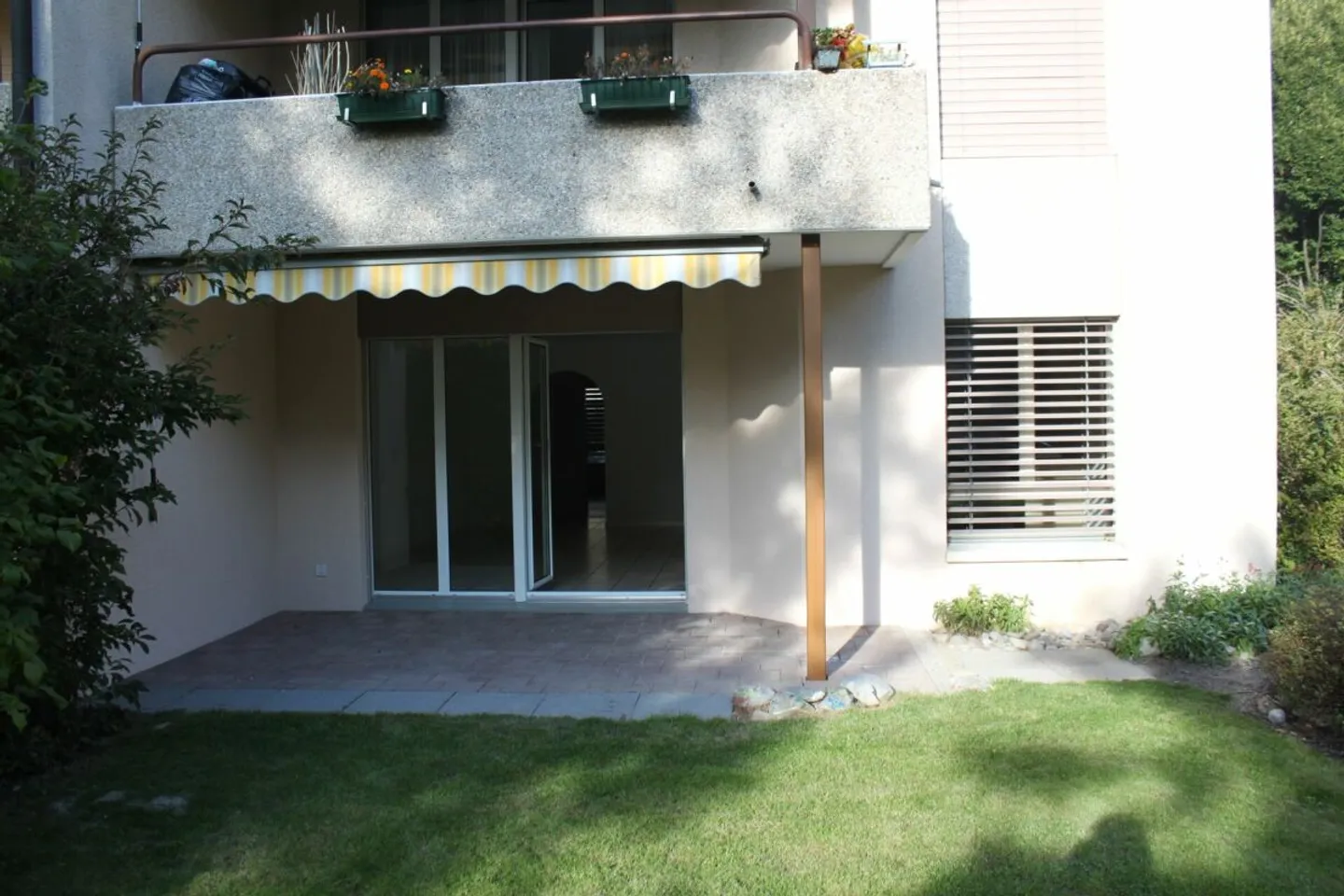 Beautiful 3.5-room ground floor apartment with seating area - Photo 11 of 13