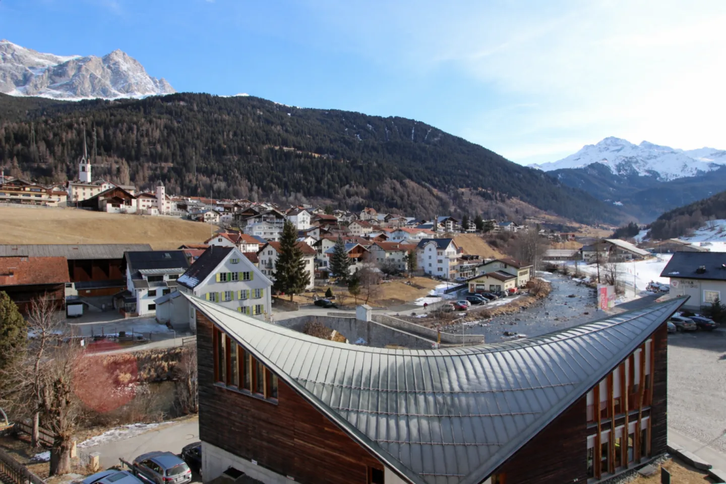 4.5-Room Penthouse Apartment with Management in Tgesa Romana - Photo 12 of 13