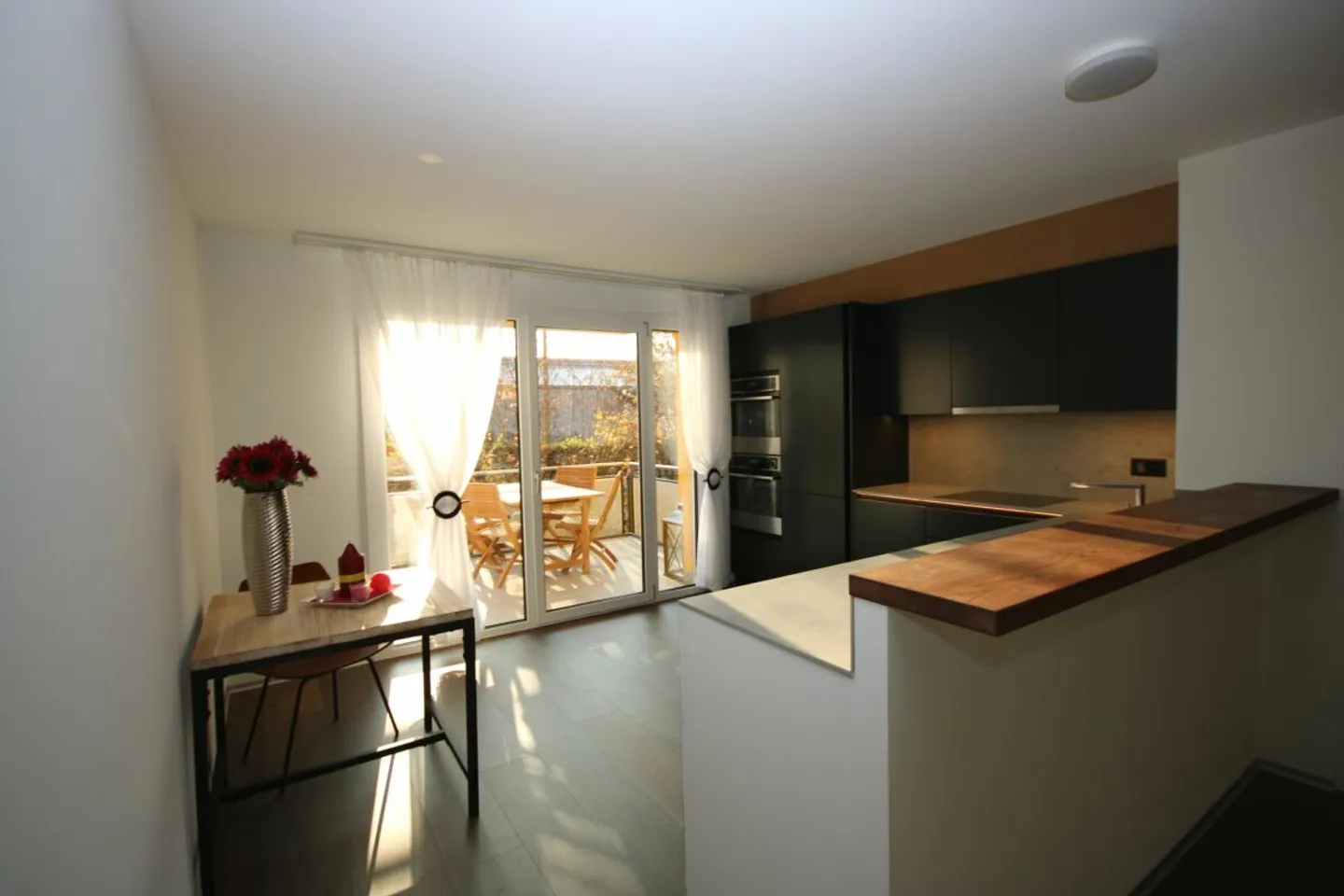 Stilvolle Wohnung mit Balkonen - Foto 3 von 6