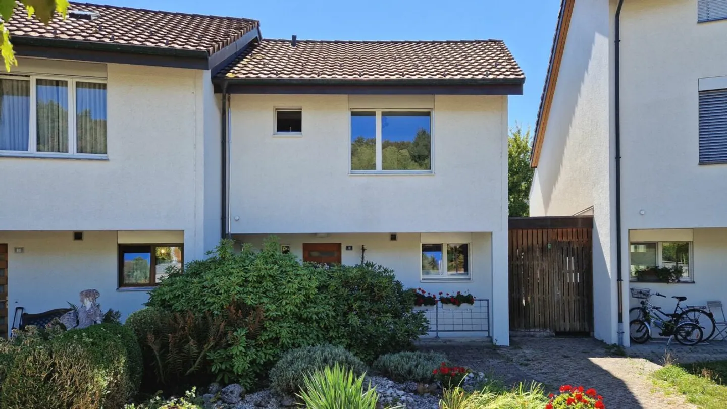 Charmantes Einfamilienhaus mit Garten - Foto 1 von 12