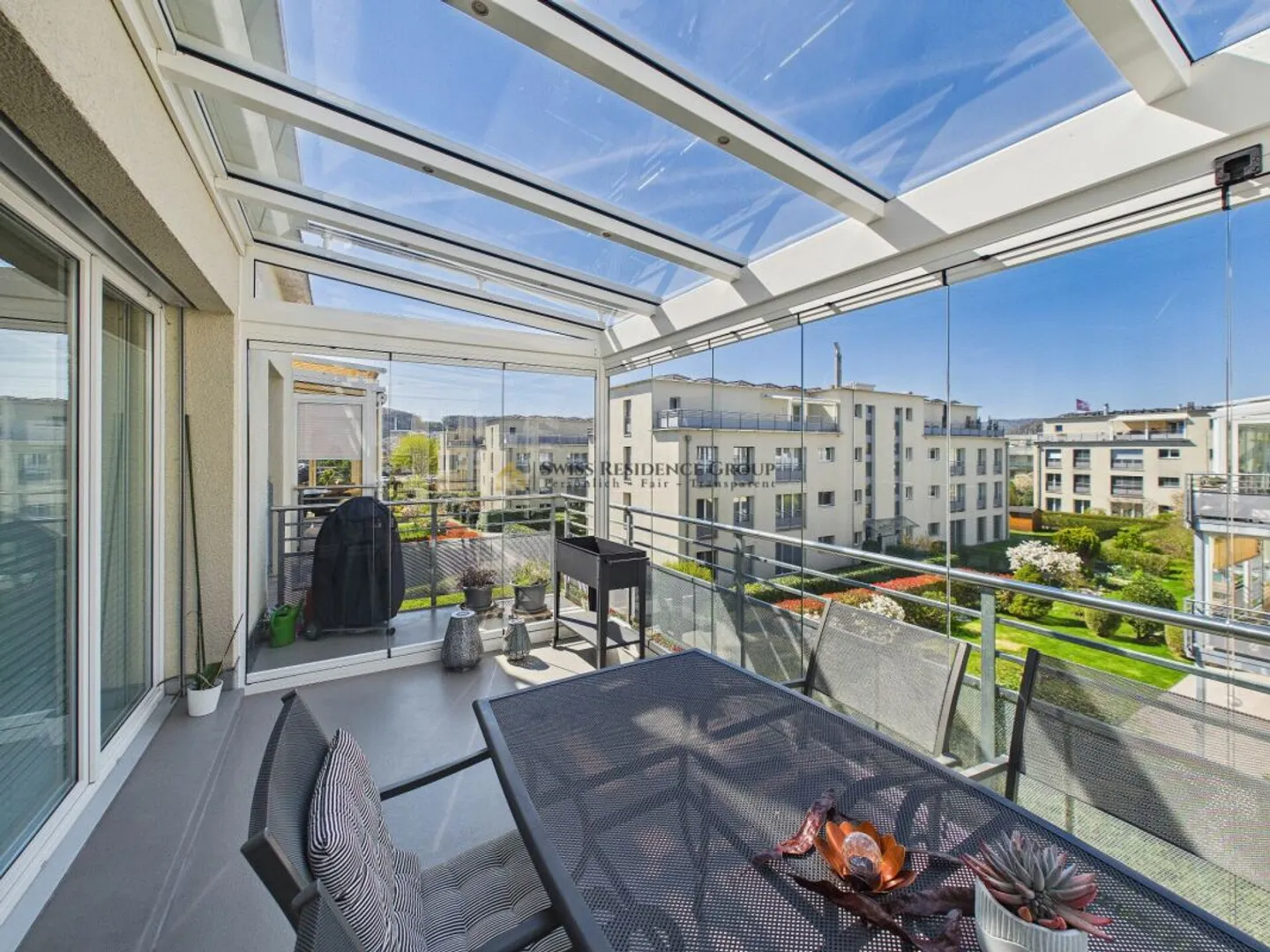 Spazioso e luminoso con balcone vetrato - Foto 10 di 11