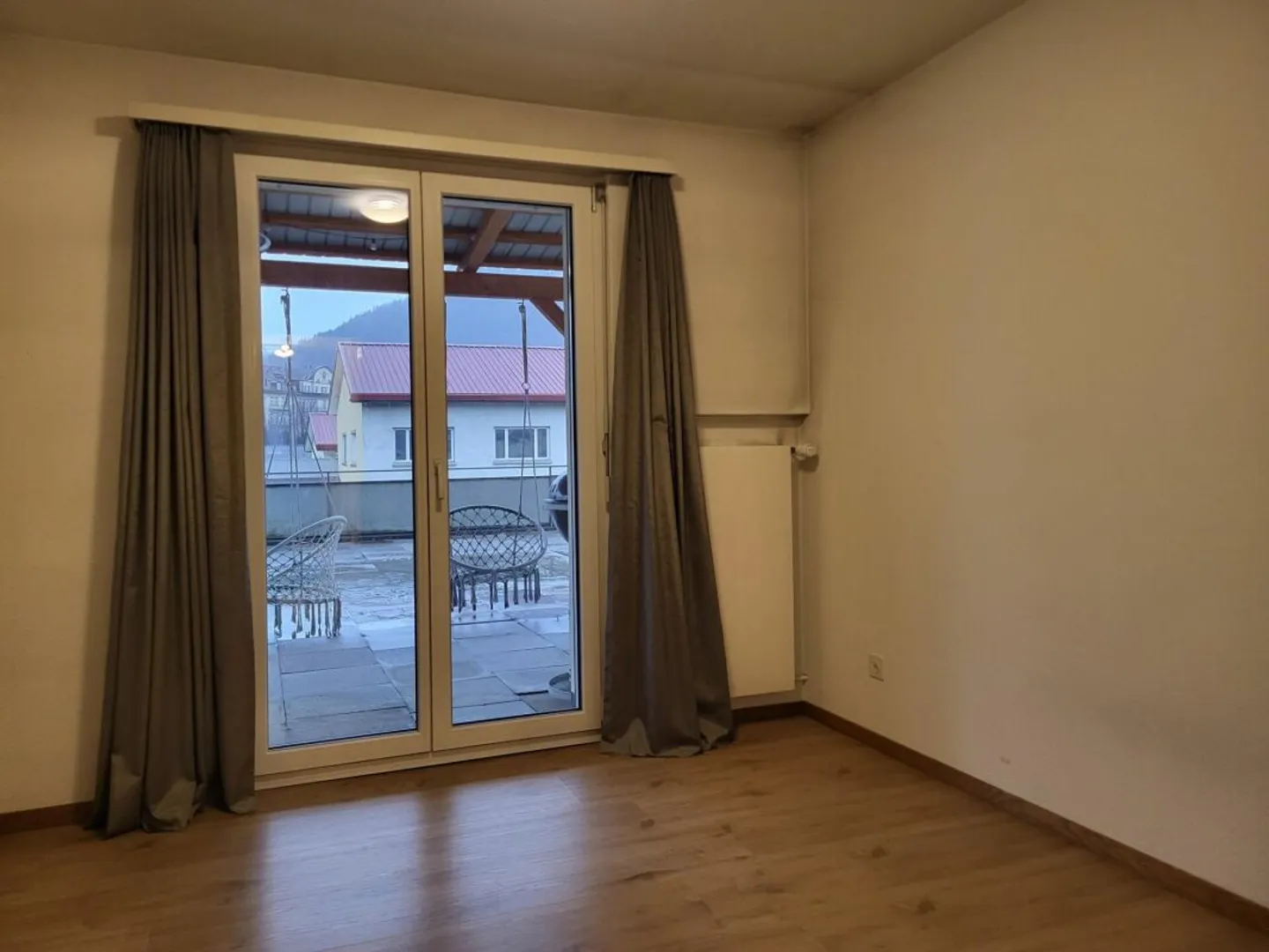 Appartamento con grande terrazza e balcone aggiuntivo - Foto 9 di 13