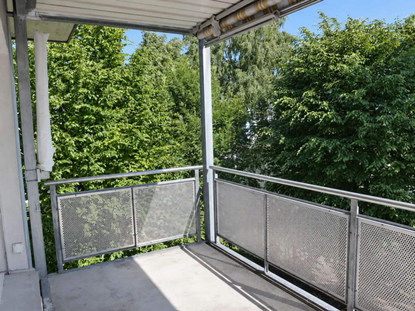 Spacieux et lumineux appartement de 4.5 pièces avec balcon à Altenrhein - Photo 9 sur 12