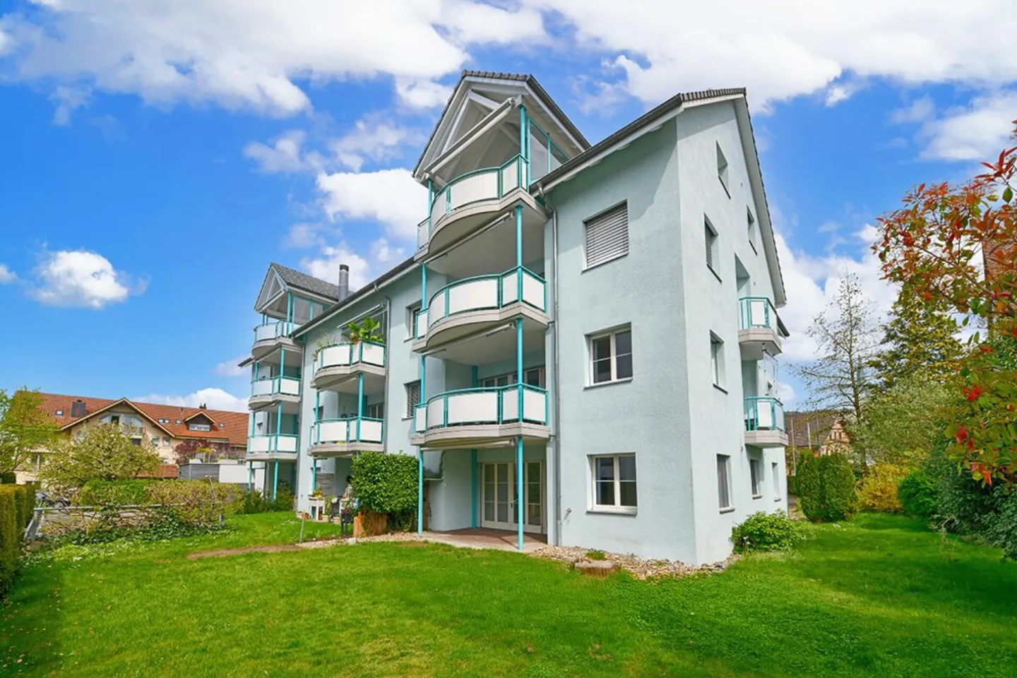 Attractive 3.5-room garden apartment with spacious outdoor seating area - Photo 1 of 11