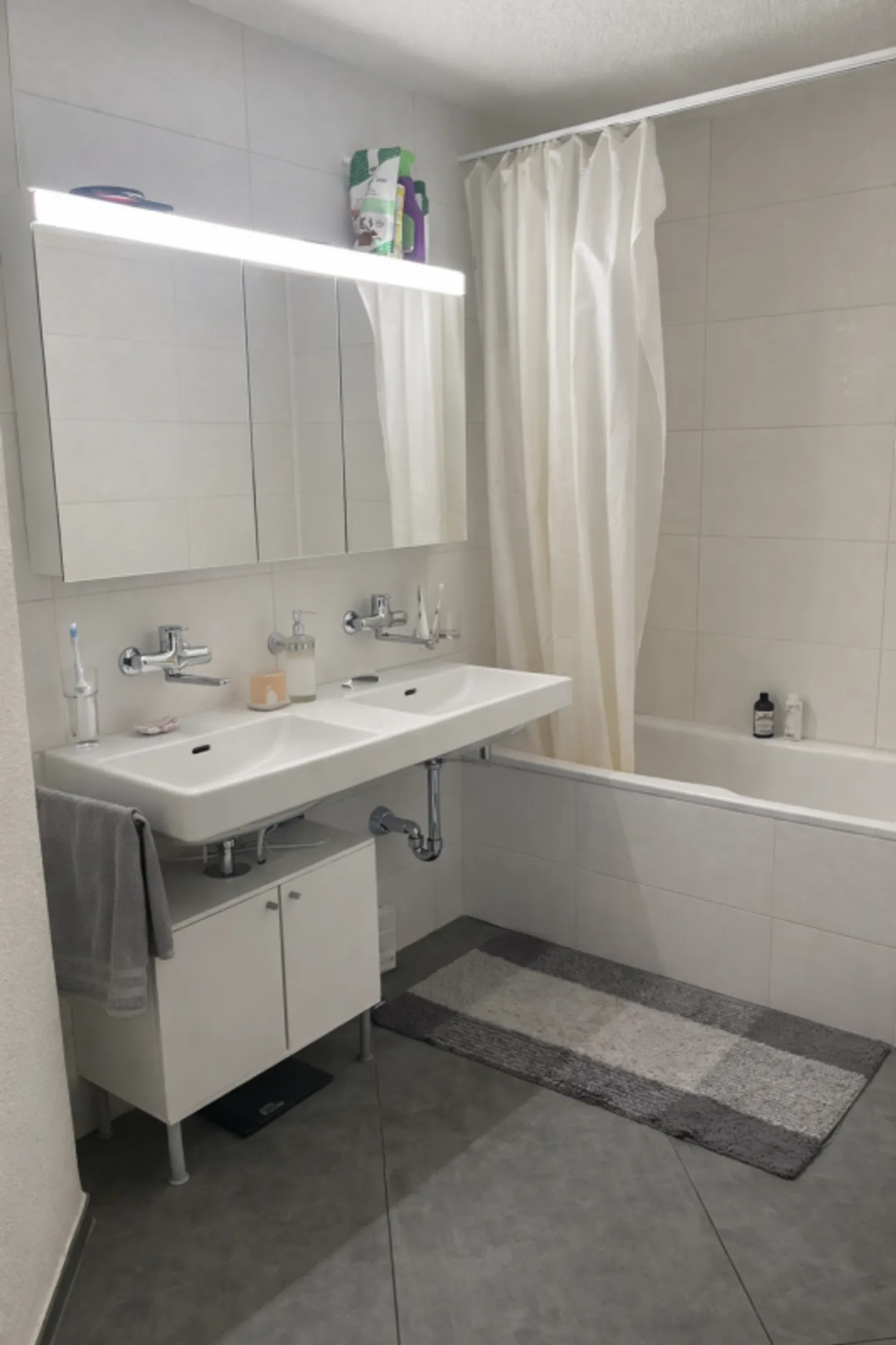 Lumineux appartement en duplex de 7,5 pièces avec balcon dans un quartier familial - Photo 7 sur 10