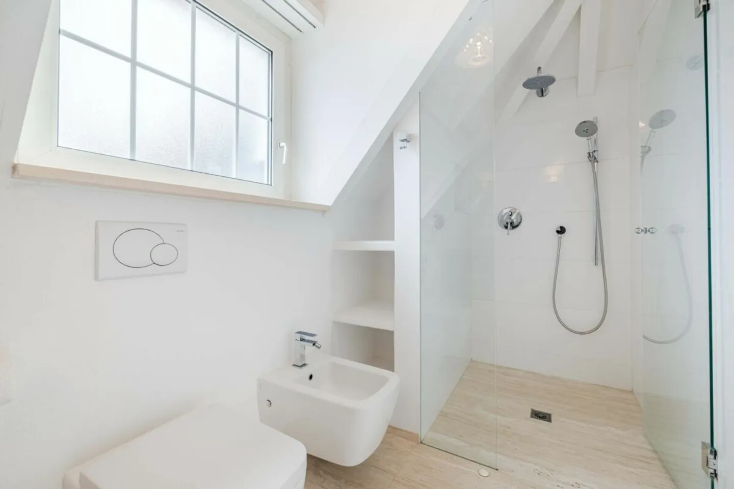 Like its own little house: 2.5 room maisonette with fireplace - Welcome to your dream home 'Zur Frohen Aussicht' - Photo 3 of 13